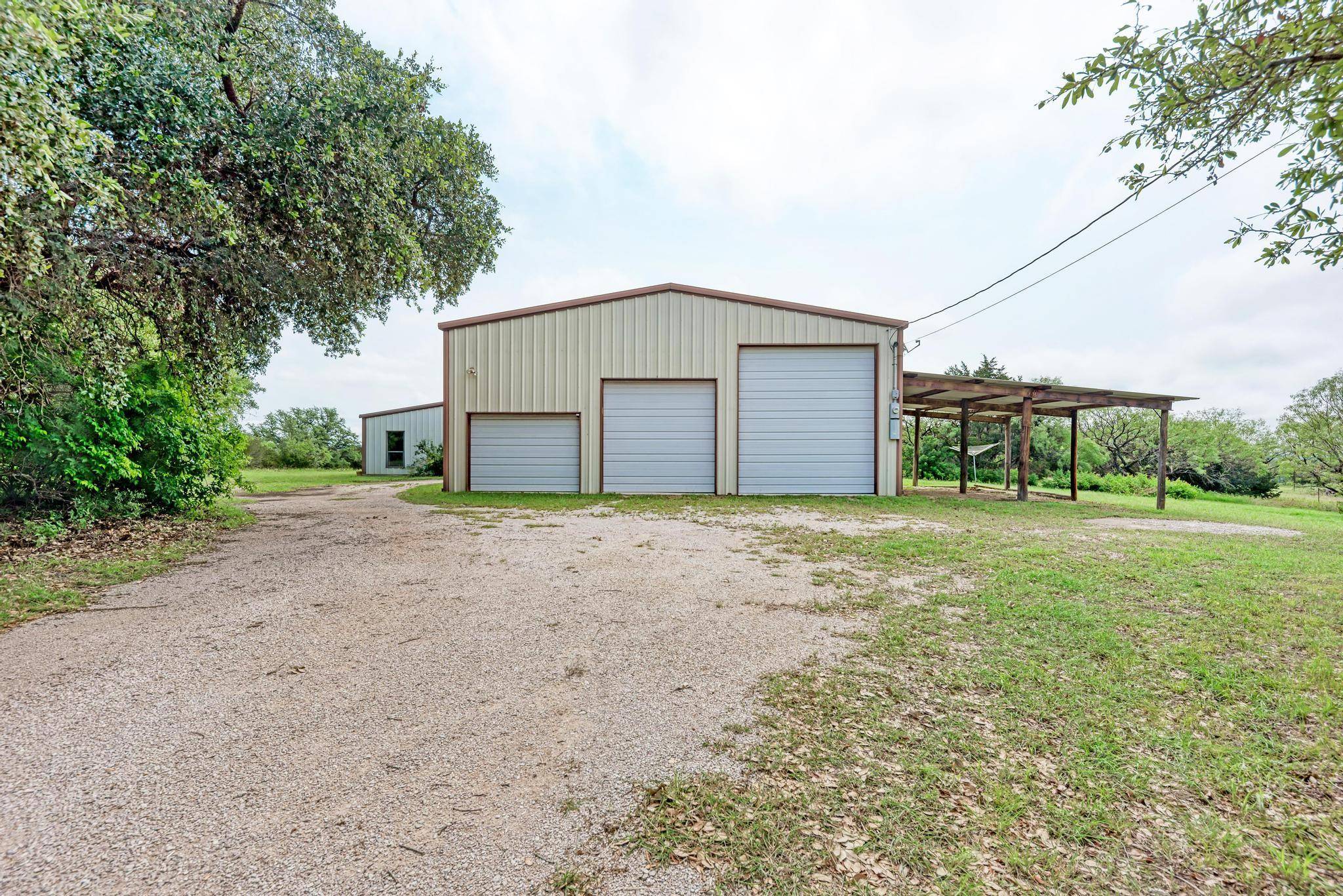 Lampasas, TX 76550,14852 U S Hwy 281