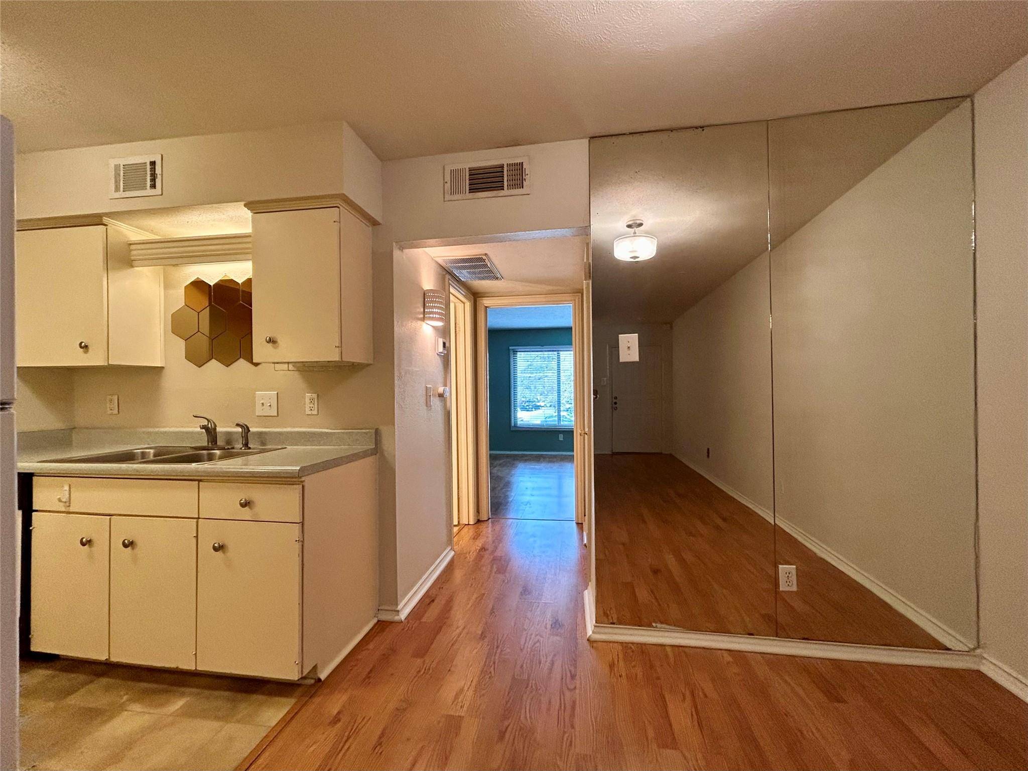 Austin, TX 78701,505 WEST 7TH ST #207
