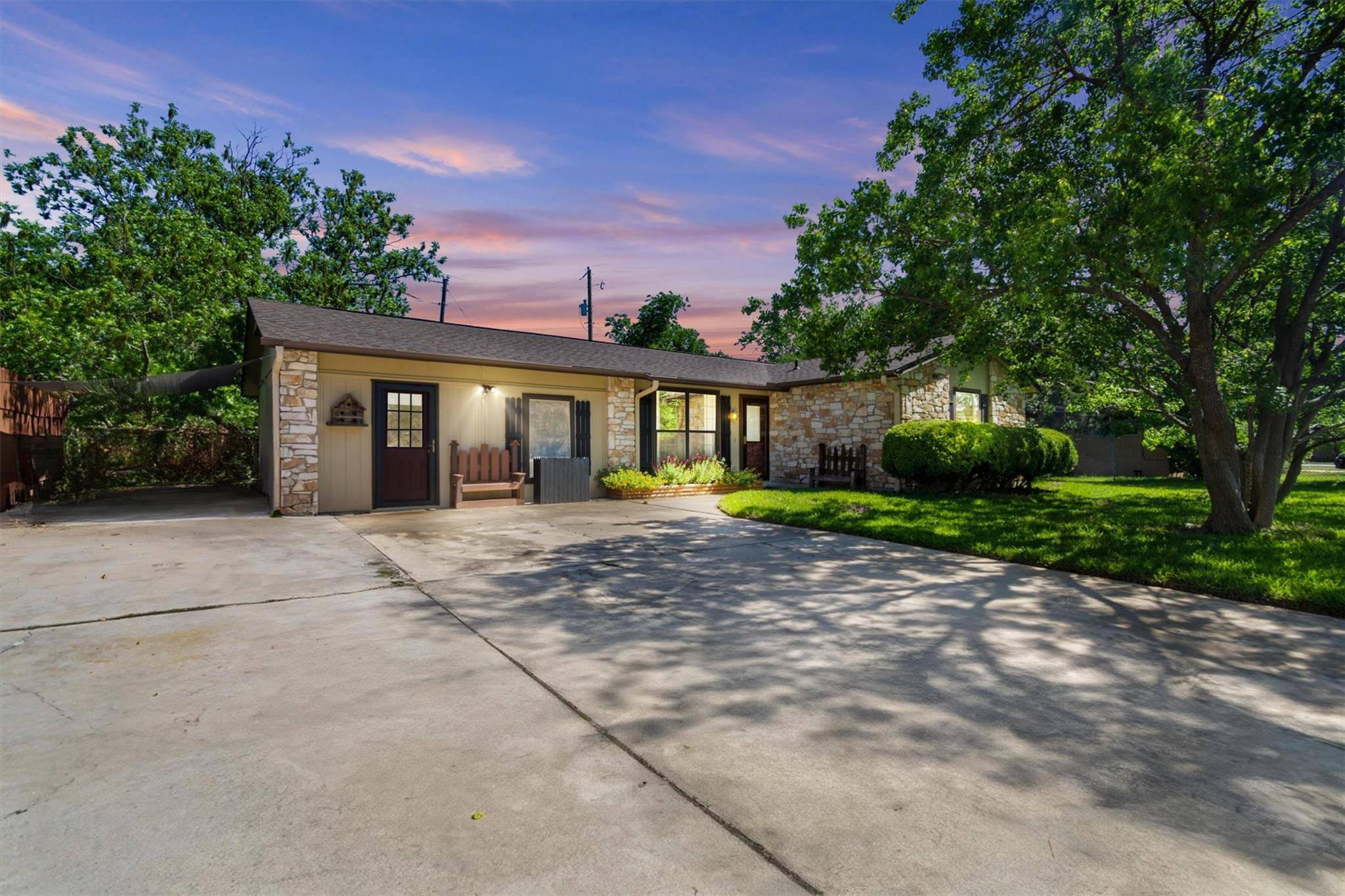 Round Rock, TX 78681,1302 Meadows DR