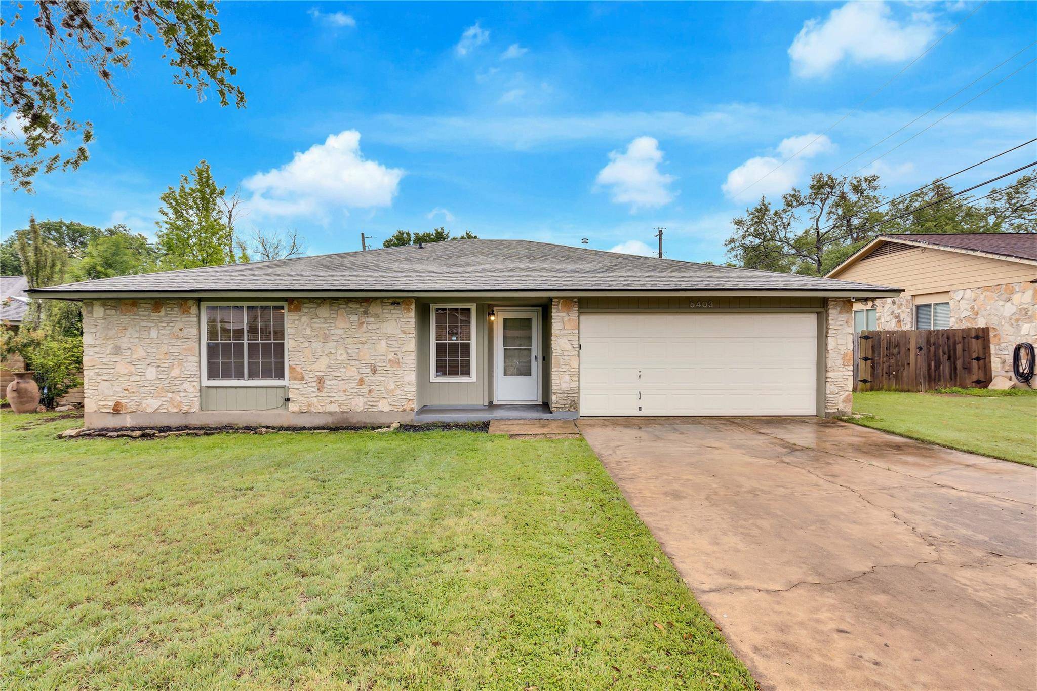 Austin, TX 78749,5403 Porsche LN