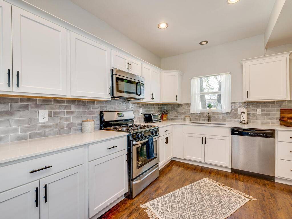 Austin, TX 78702,3010 E 14th ST