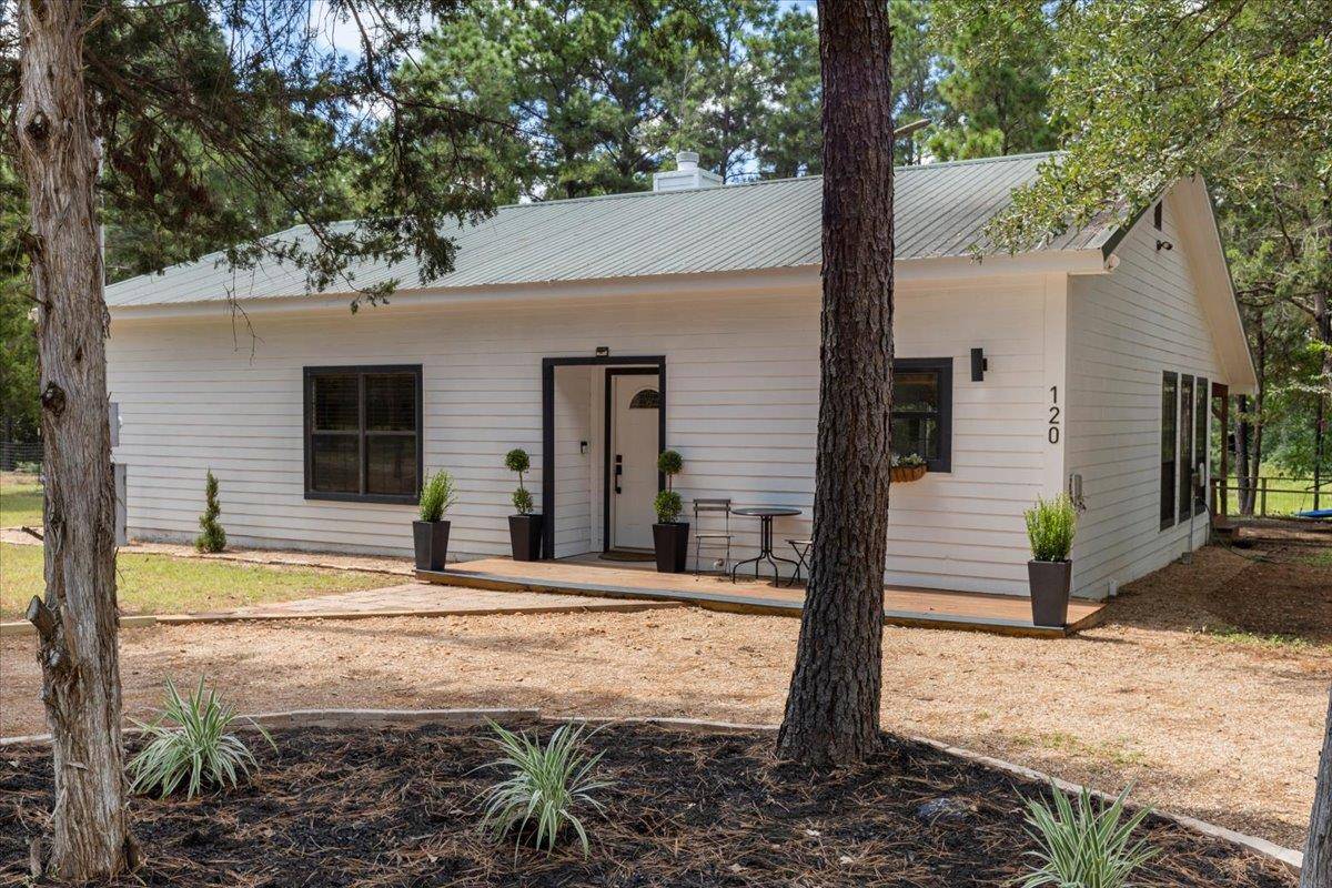 Bastrop, TX 78602,120 LAKE POINT WAY
