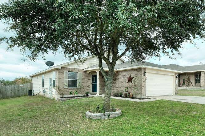 Buda, TX 78610,2298 Green Meadows LN