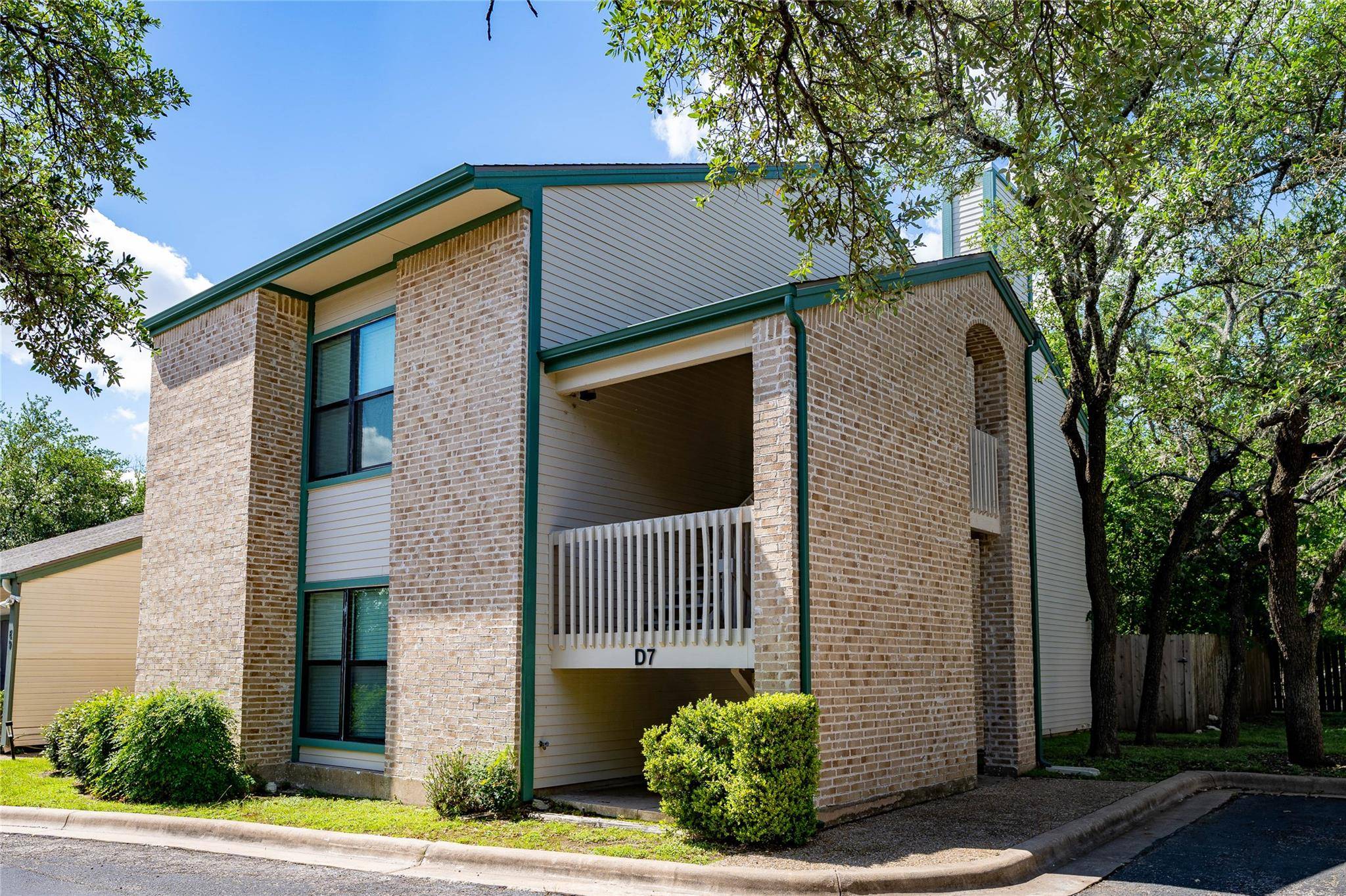 Austin, TX 78759,6501 COLUMBIA OAKS CT #D8
