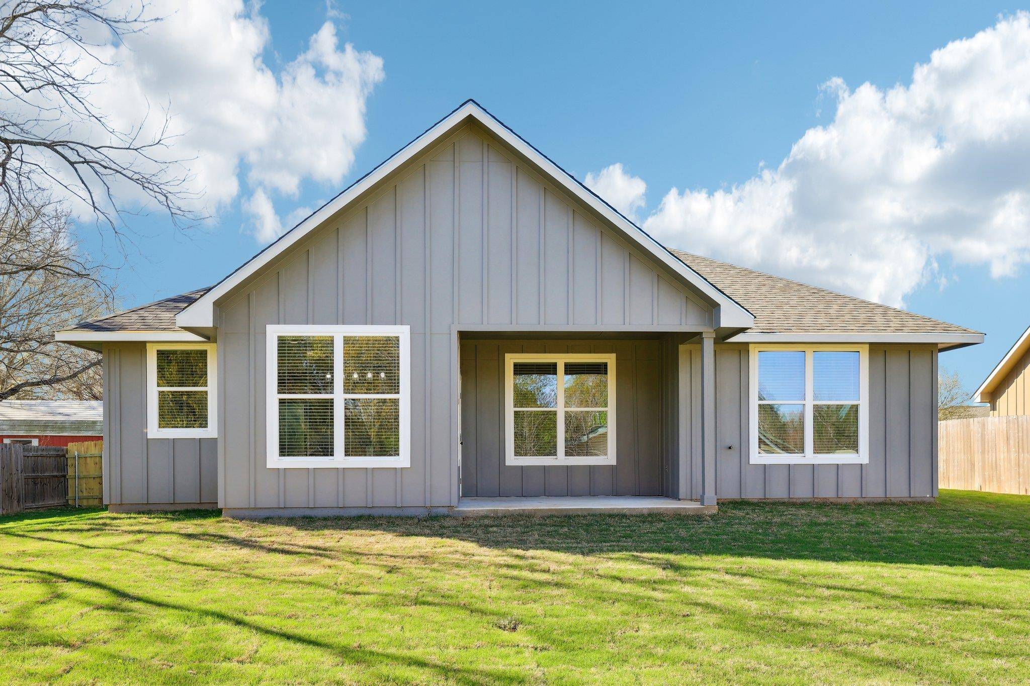 Smithville, TX 78957,129 Callie ST
