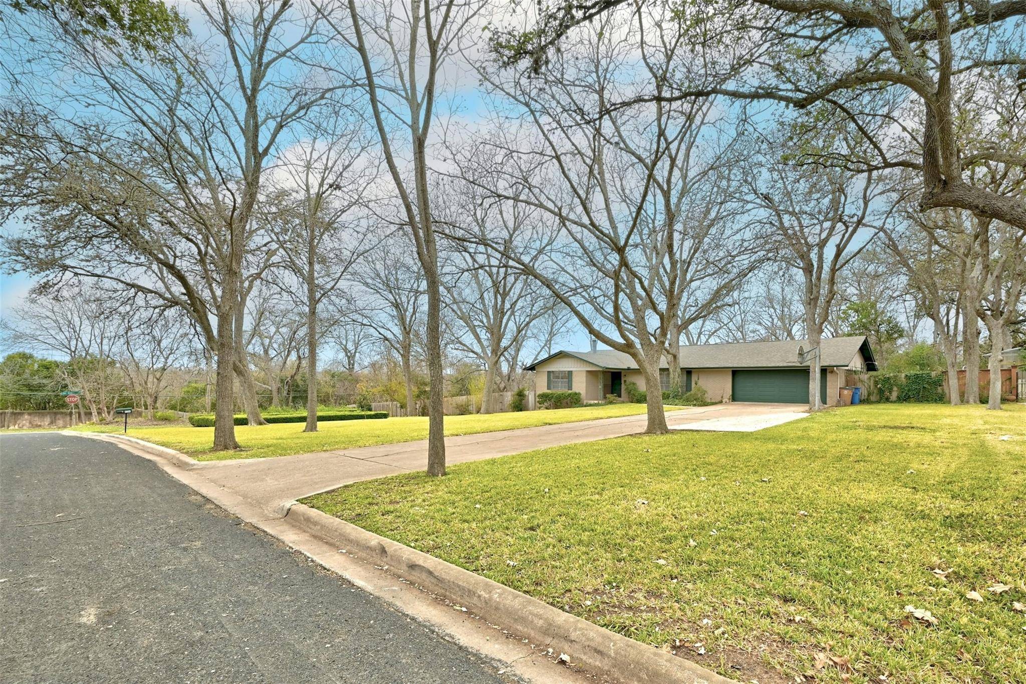 Austin, TX 78744,4204 Gregg Ward LN