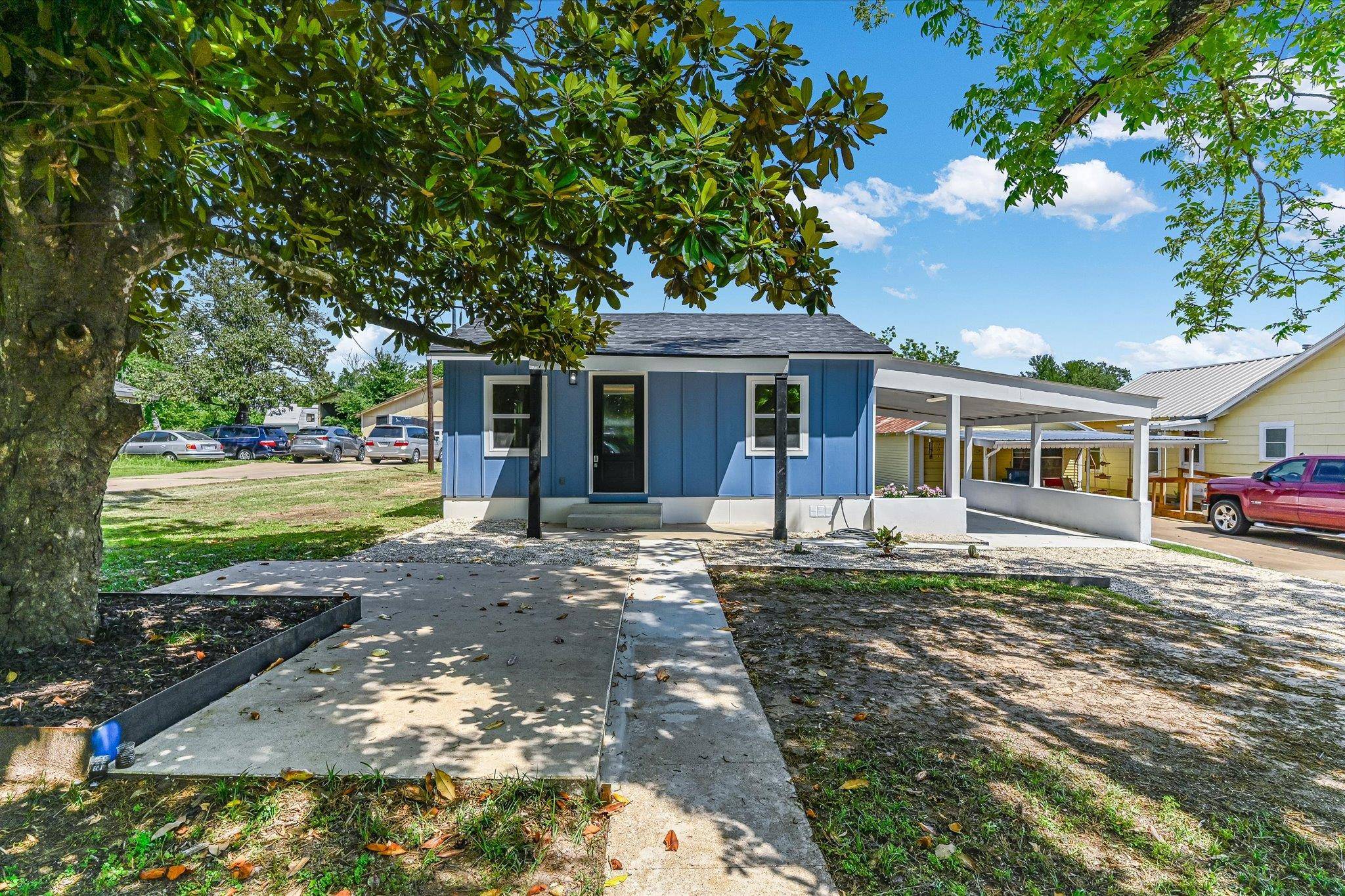 Elgin, TX 78621,710 E 2nd ST