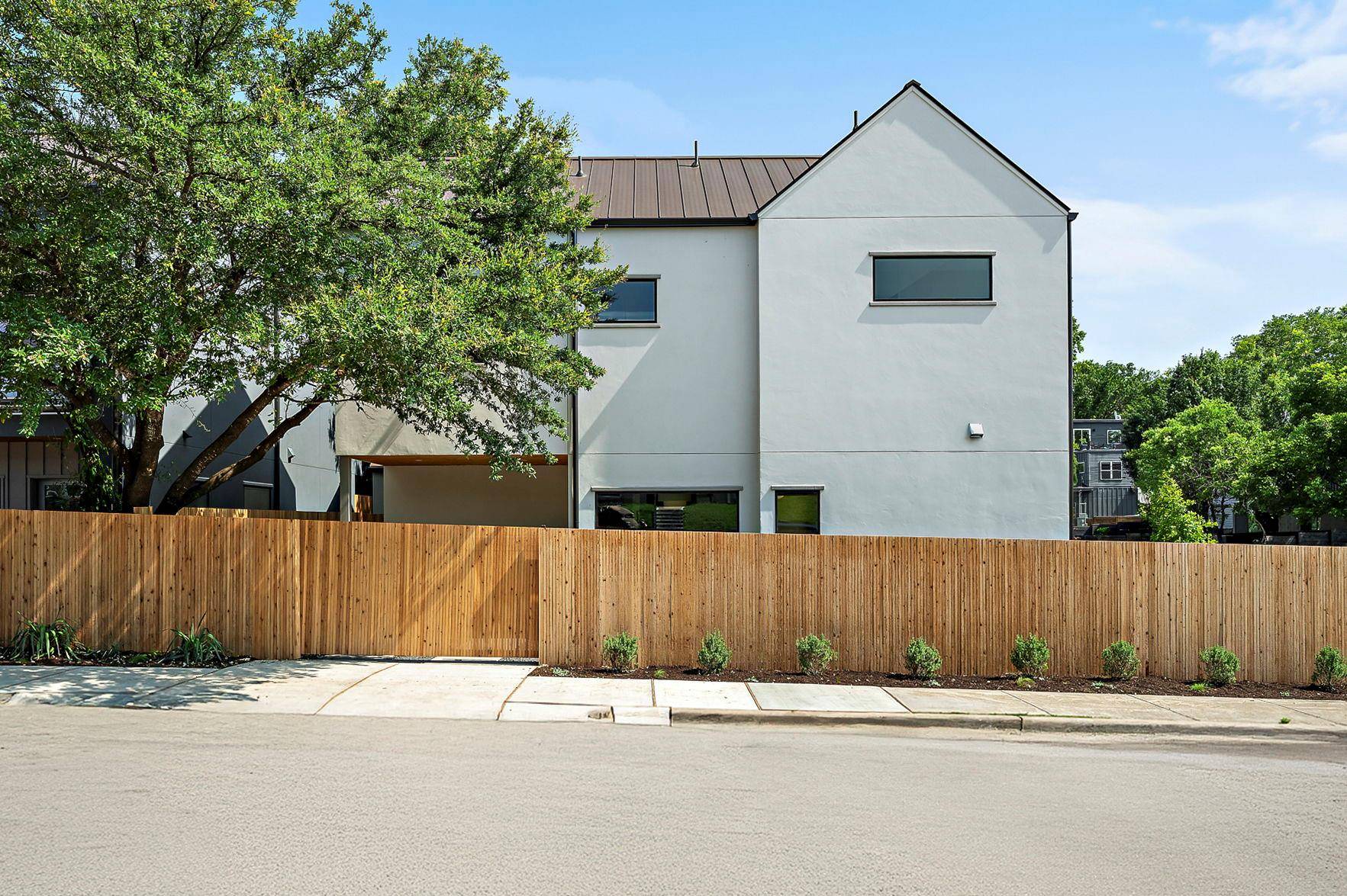 Austin, TX 78722,2403 E 22nd ST