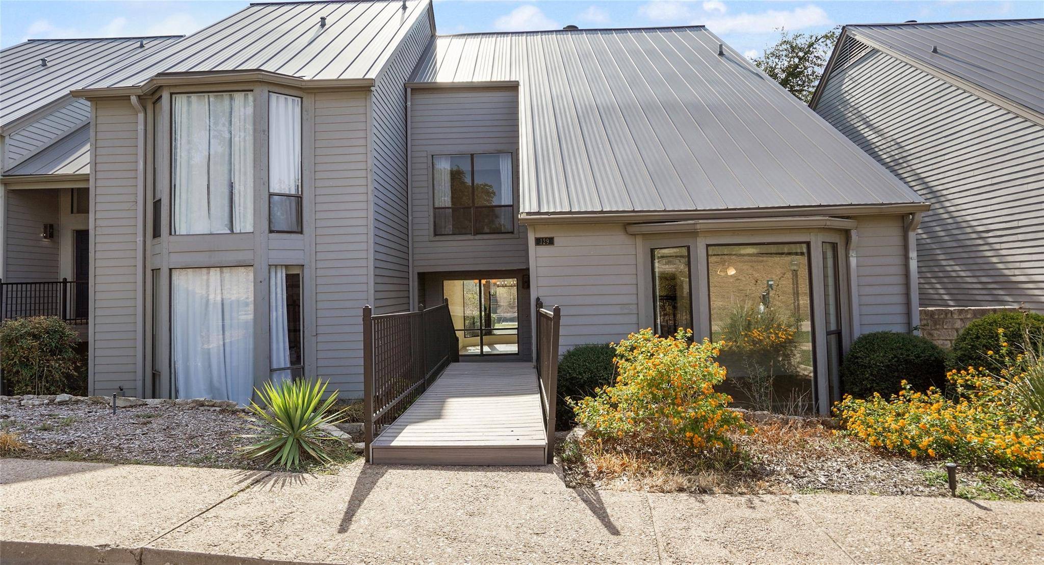 Lakeway, TX 78738,129 World Of Tennis SQ