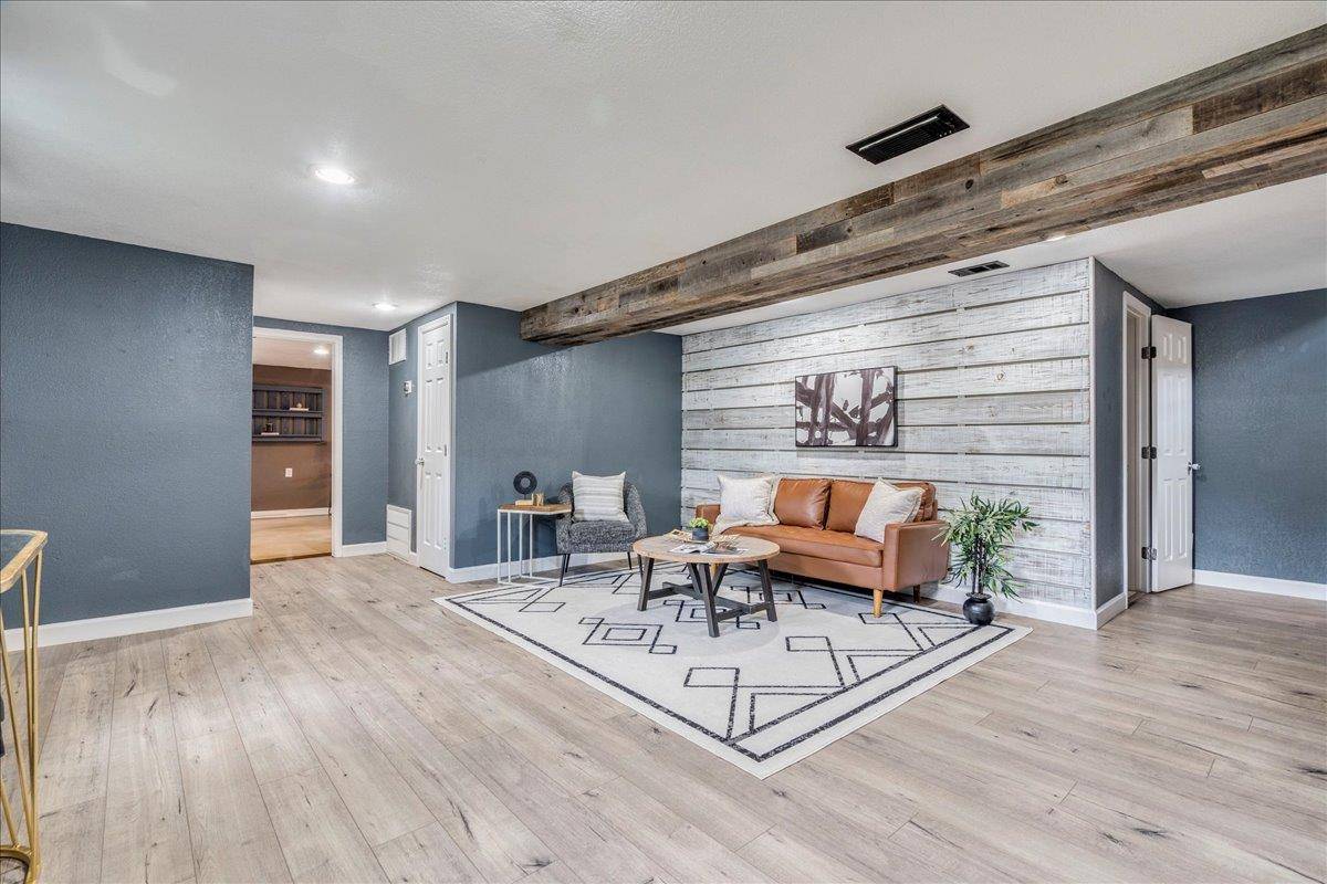 Austin, TX 78736,8204 Williamson Creek DR