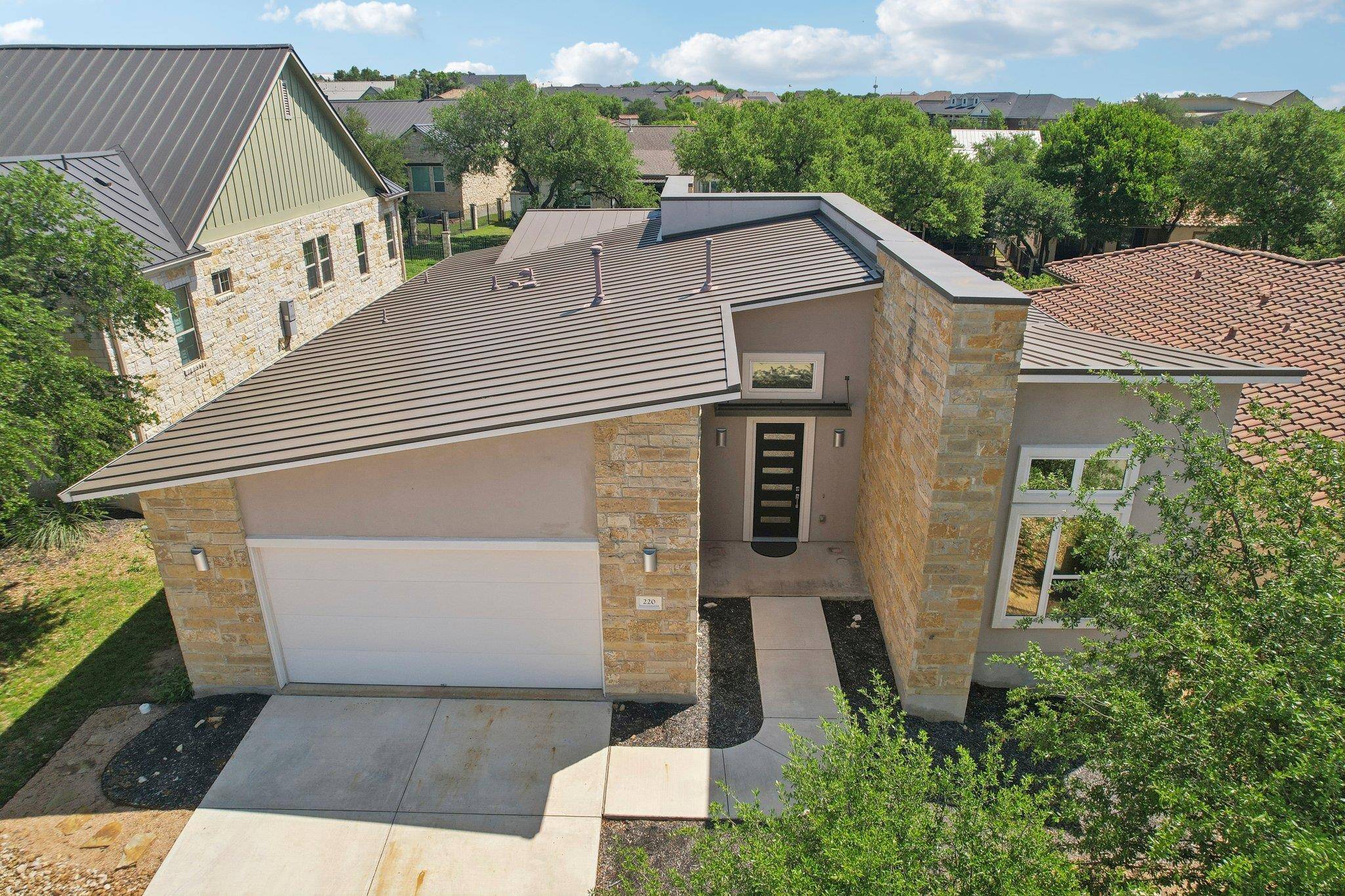 San Marcos, TX 78666,220 Leaping Holly ST