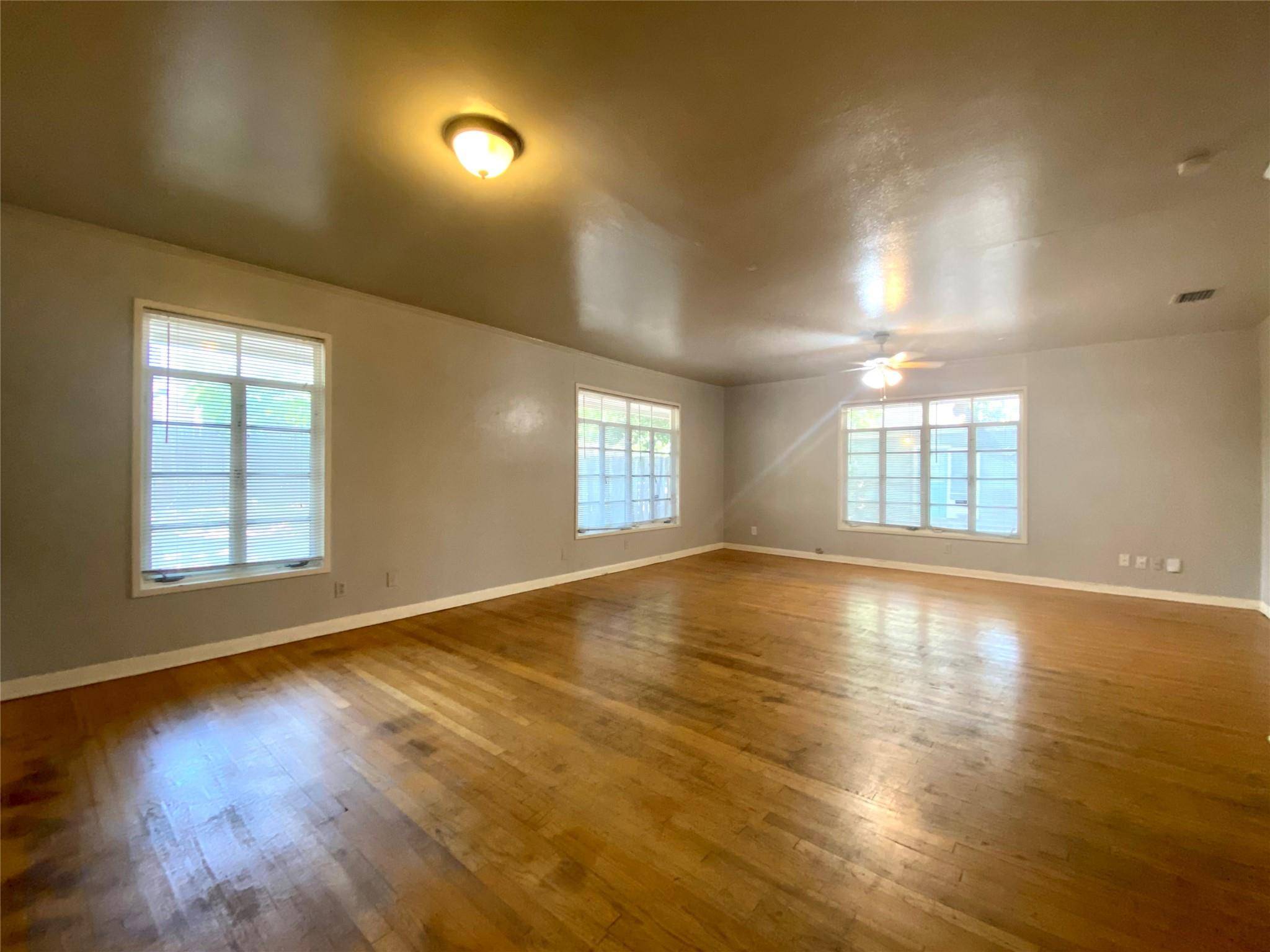 Austin, TX 78705,914 Keith LN