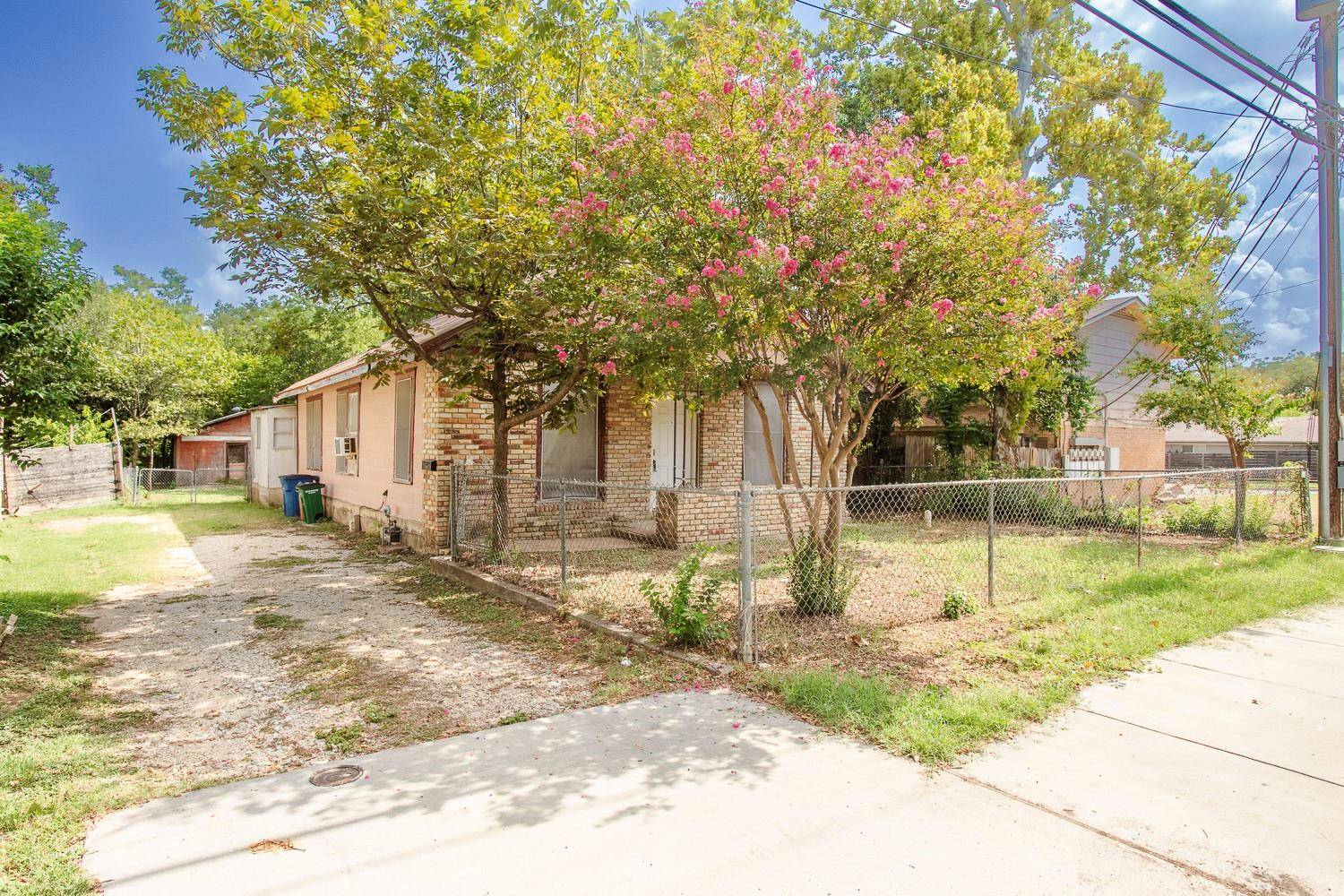 Austin, TX 78723,1218 E 52nd ST