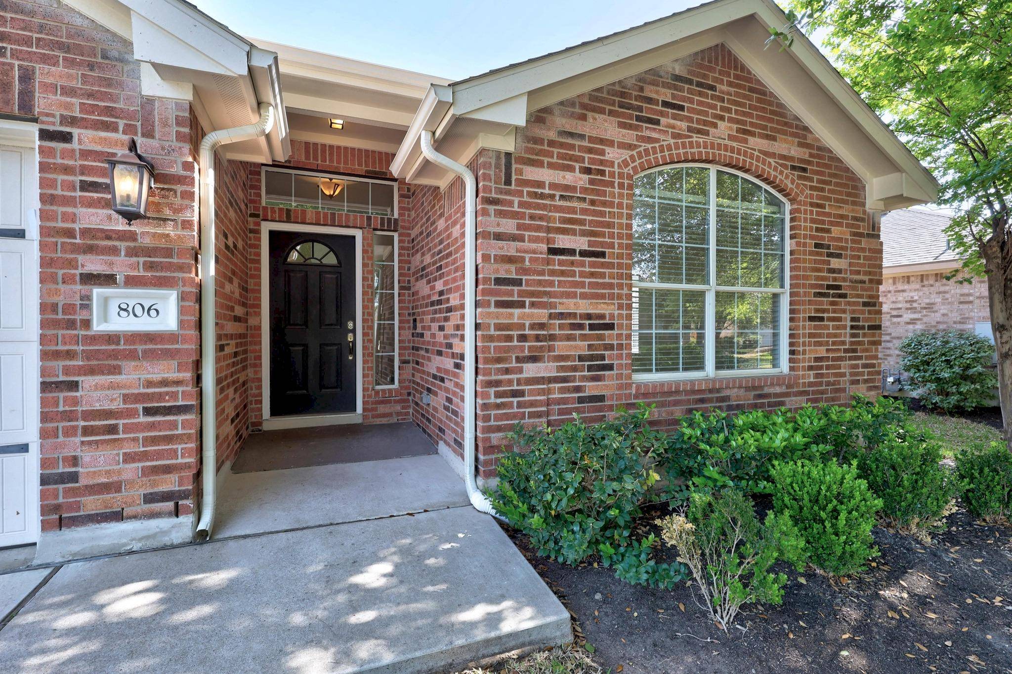 Round Rock, TX 78665,806 Broken Trace CT