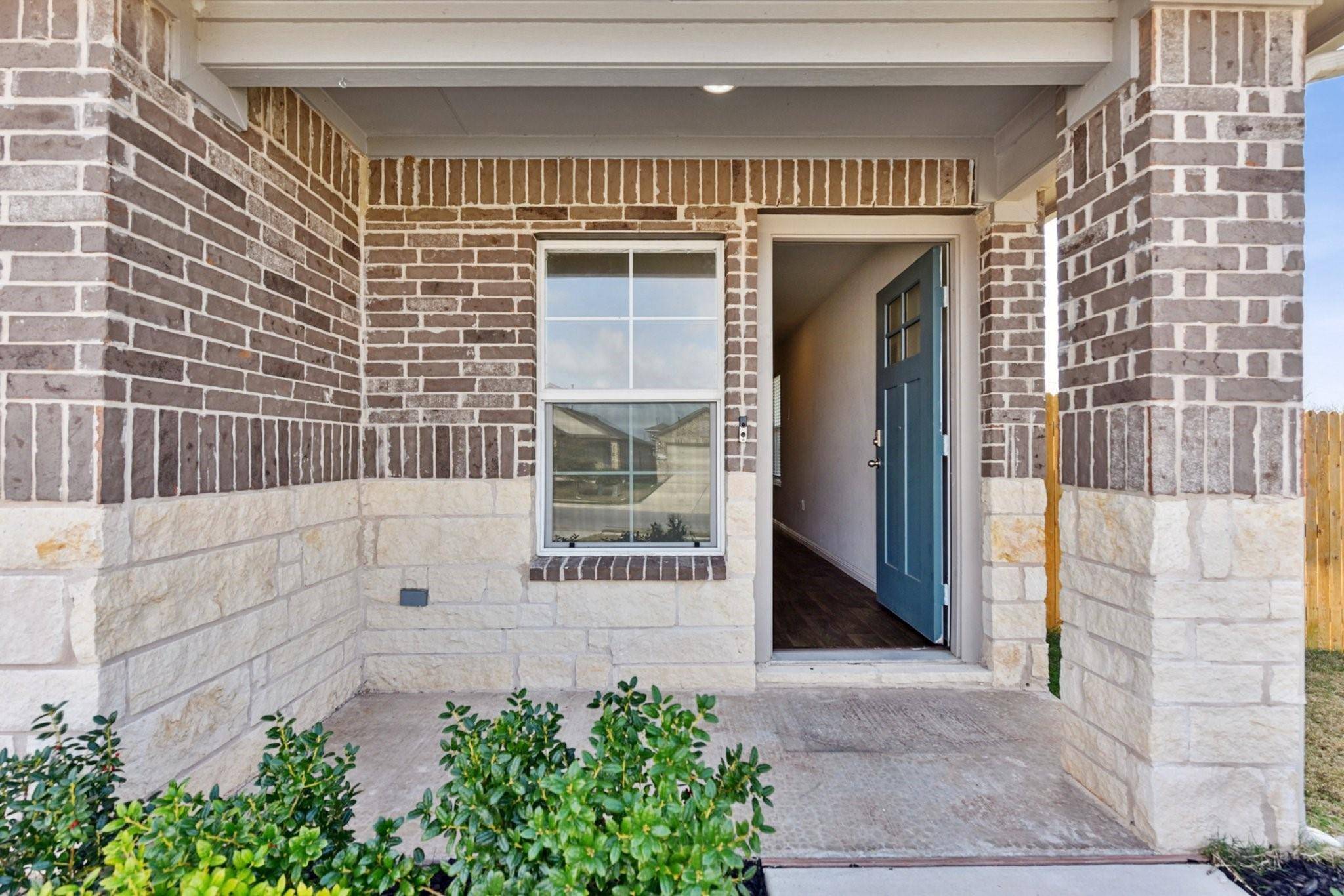 Bastrop, TX 78602,729 Aster PL