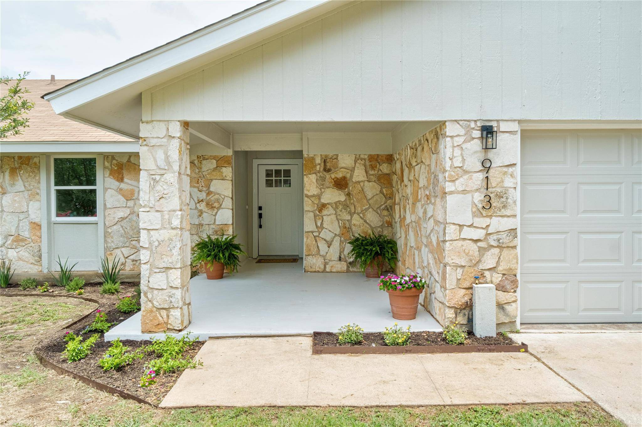 Round Rock, TX 78681,913 Spring Tree ST