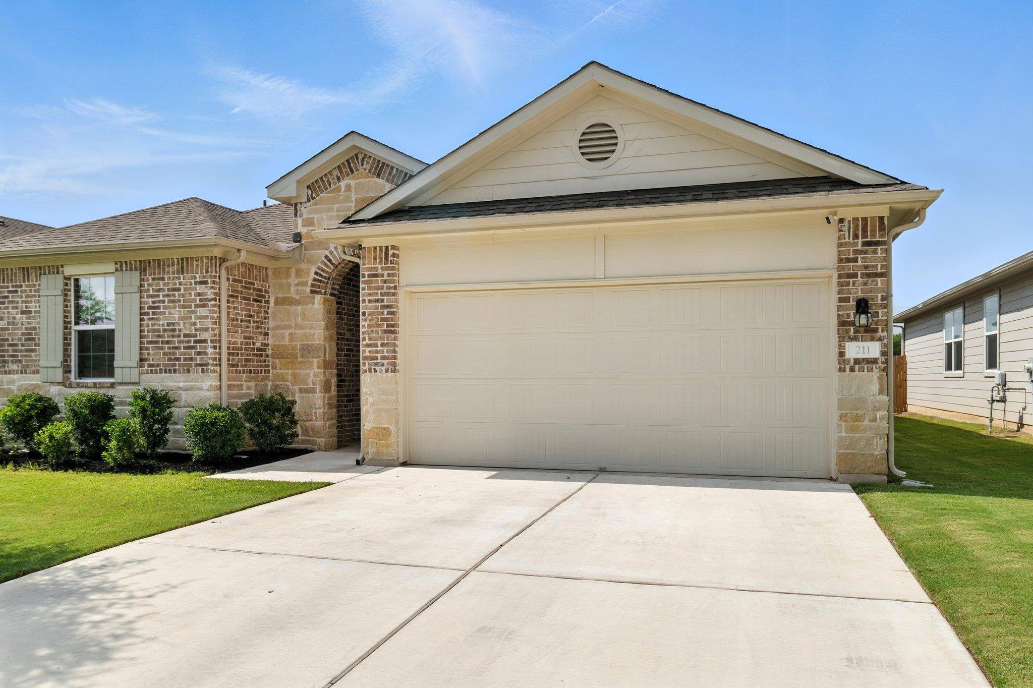 Bastrop, TX 78602,211 Rainmaker LN