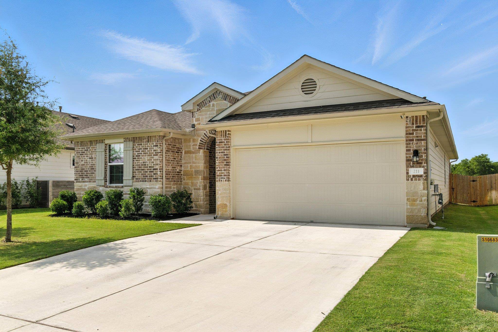 Bastrop, TX 78602,211 Rainmaker LN