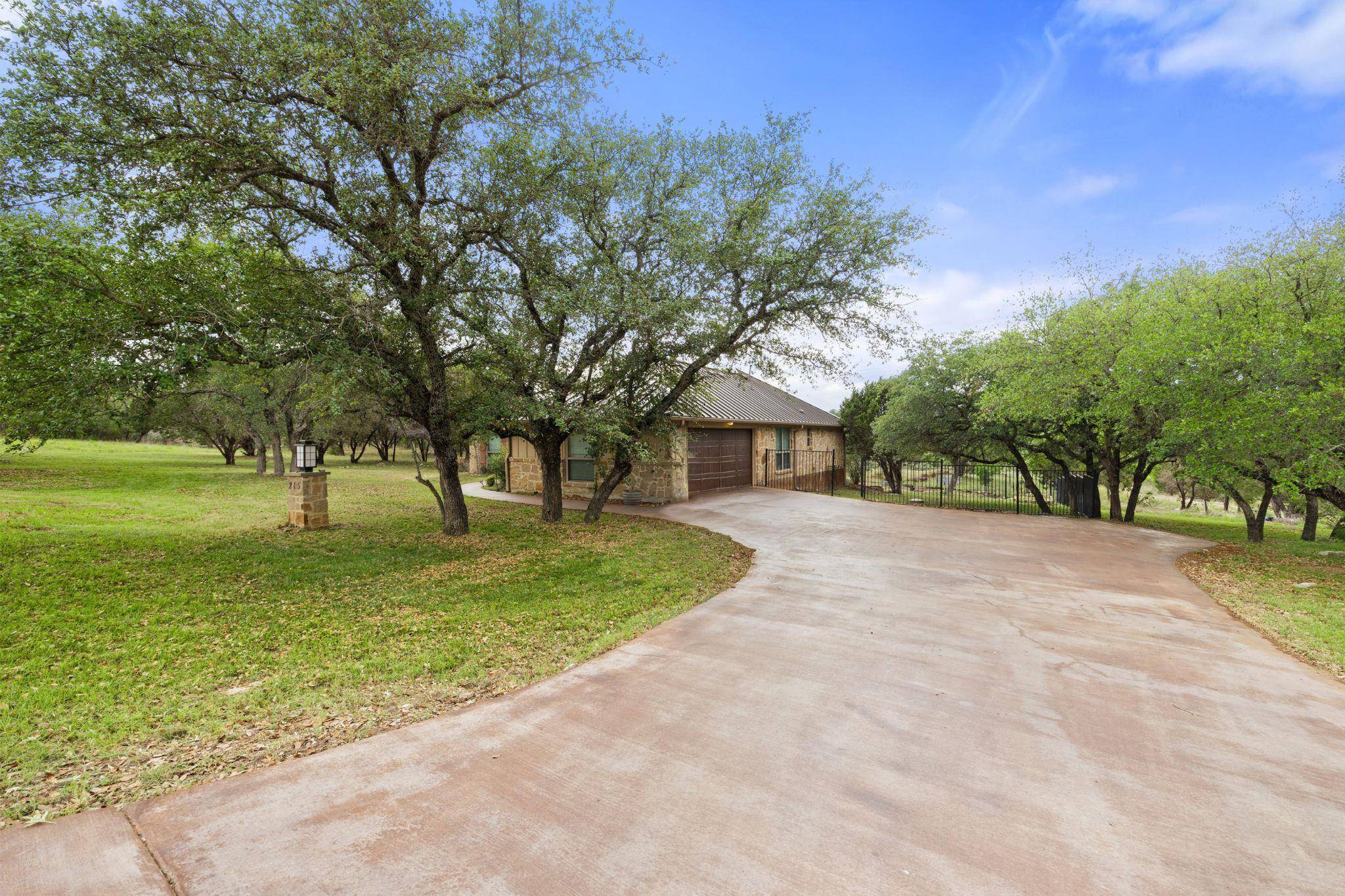Horseshoe Bay, TX 78657,215 Maverick CIR