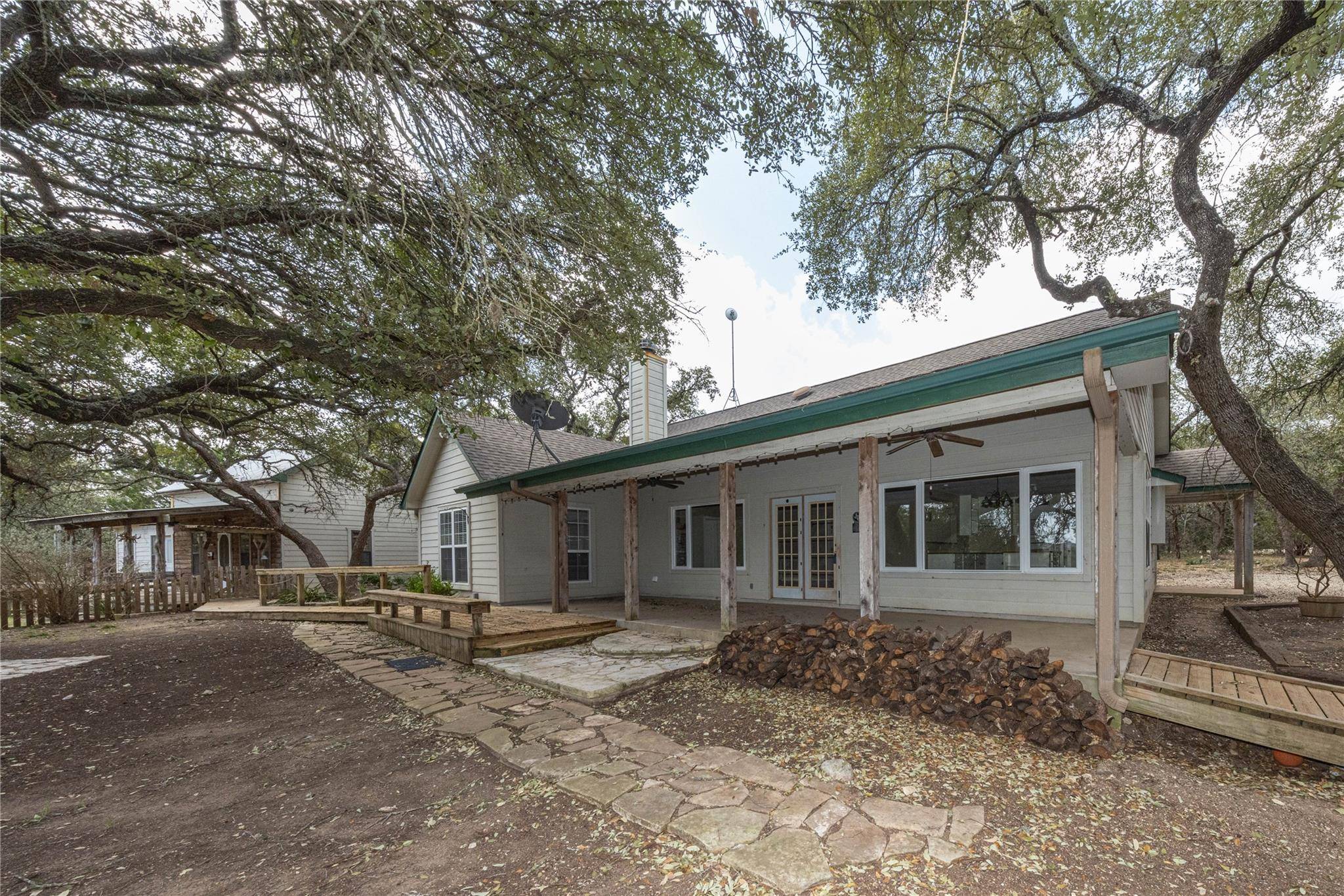 Wimberley, TX 78676,105 Ridge Oak DR