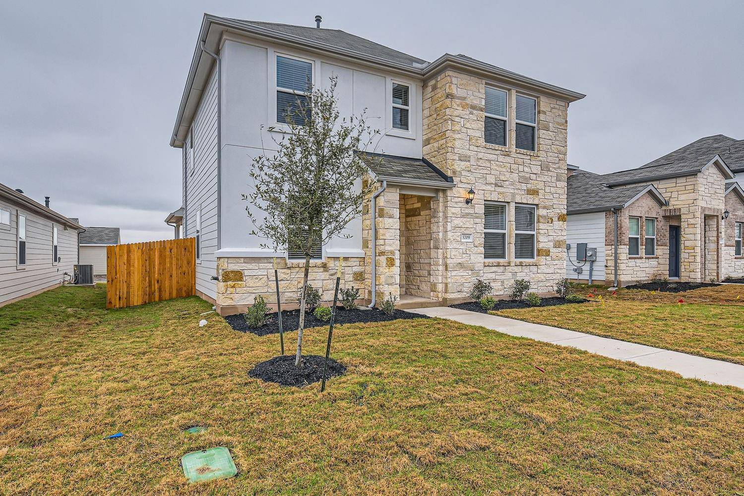 Del Valle, TX 78617,5709 Beverly Prairie RD