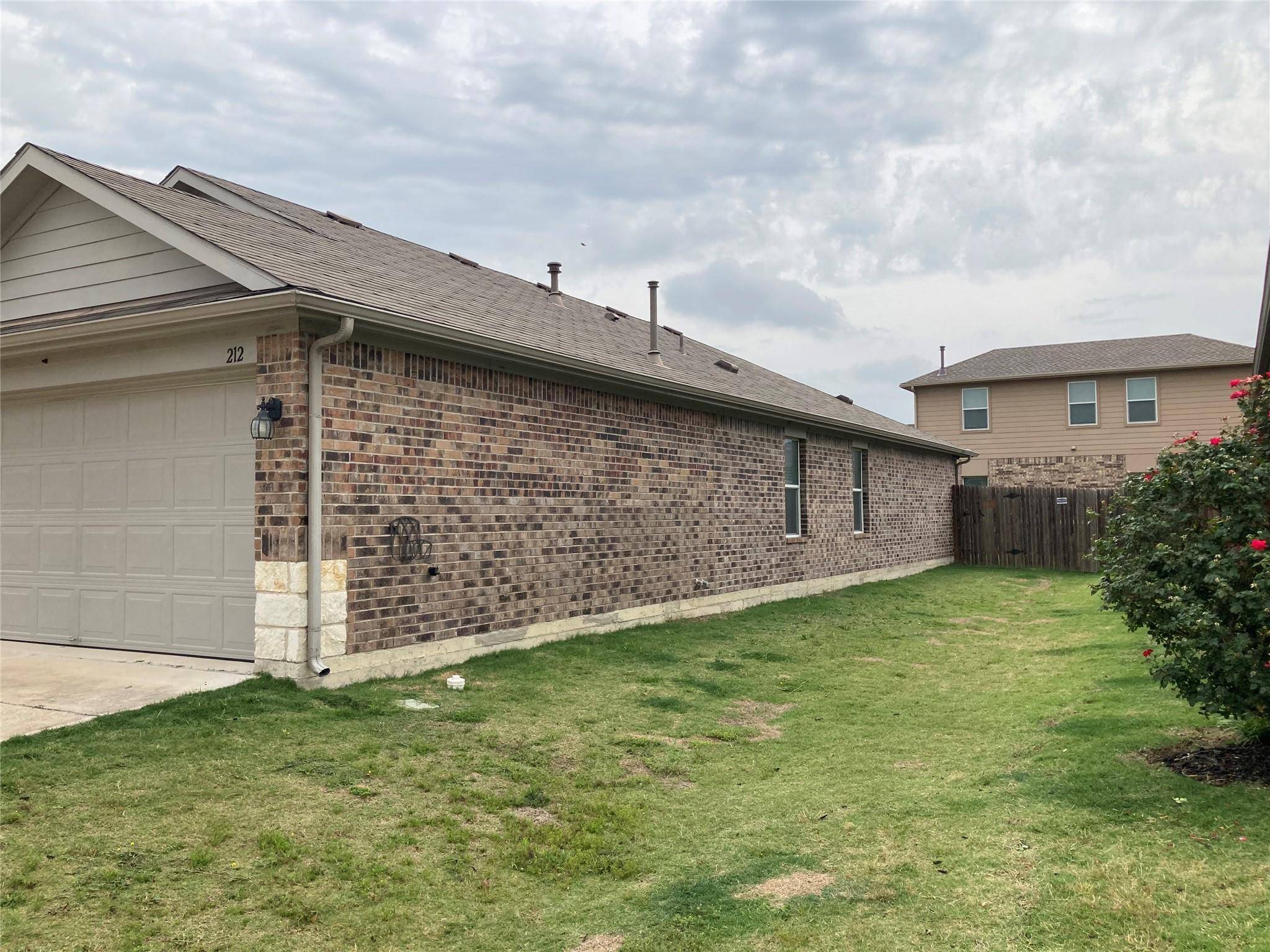 Kyle, TX 78640,212 Dusky Thrush DR
