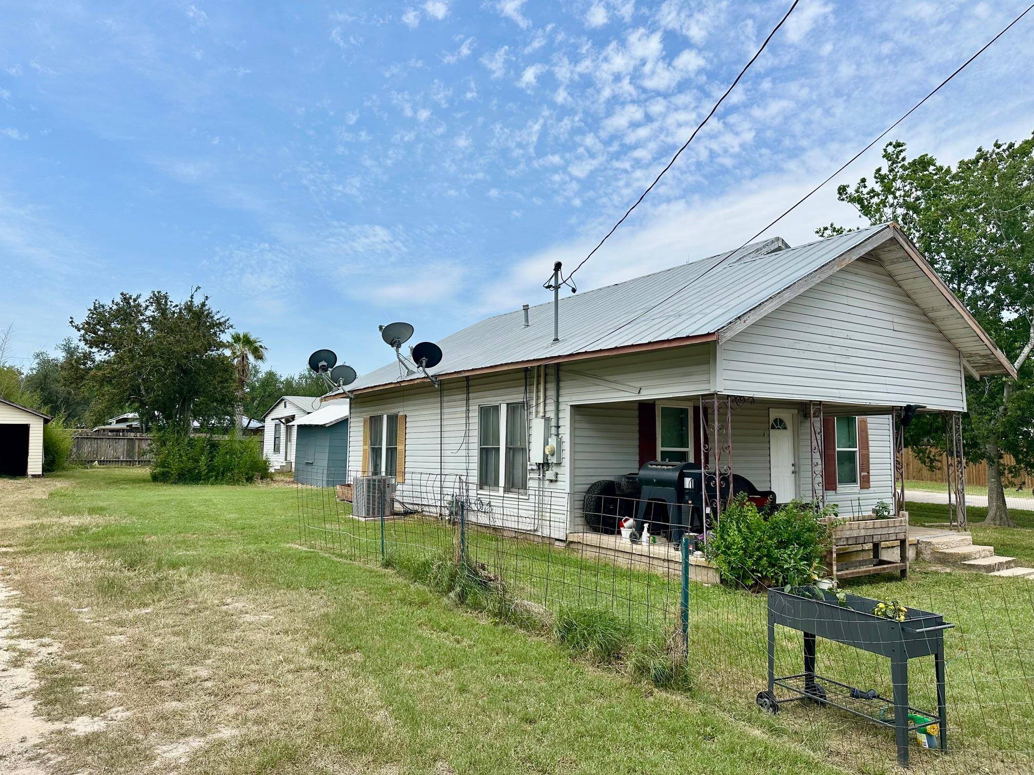 Falls City, TX 78113,411 N Swenson ST #411