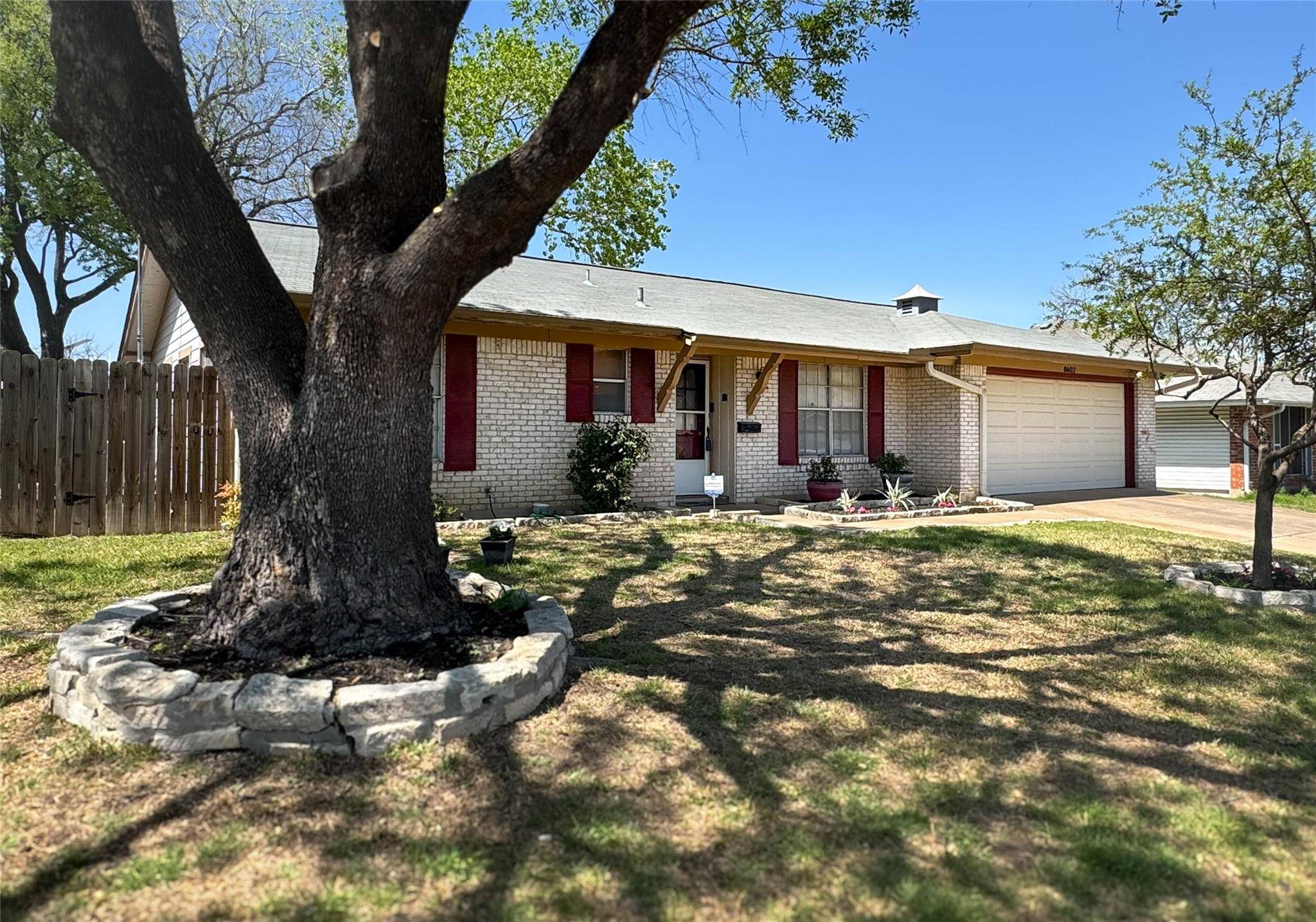 Austin, TX 78758,8602 Colonial DR