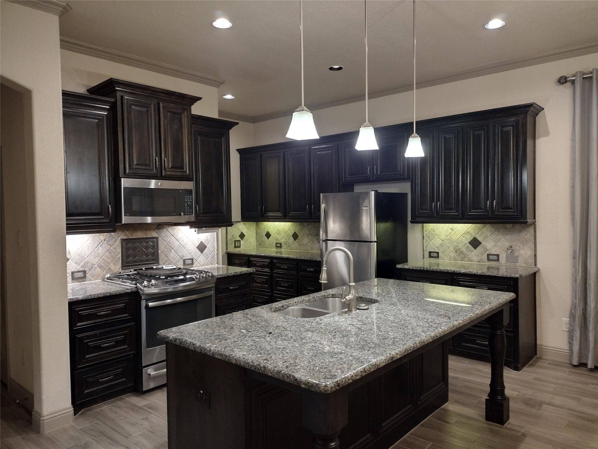 Hutto, TX 78634,115 Buescher CV