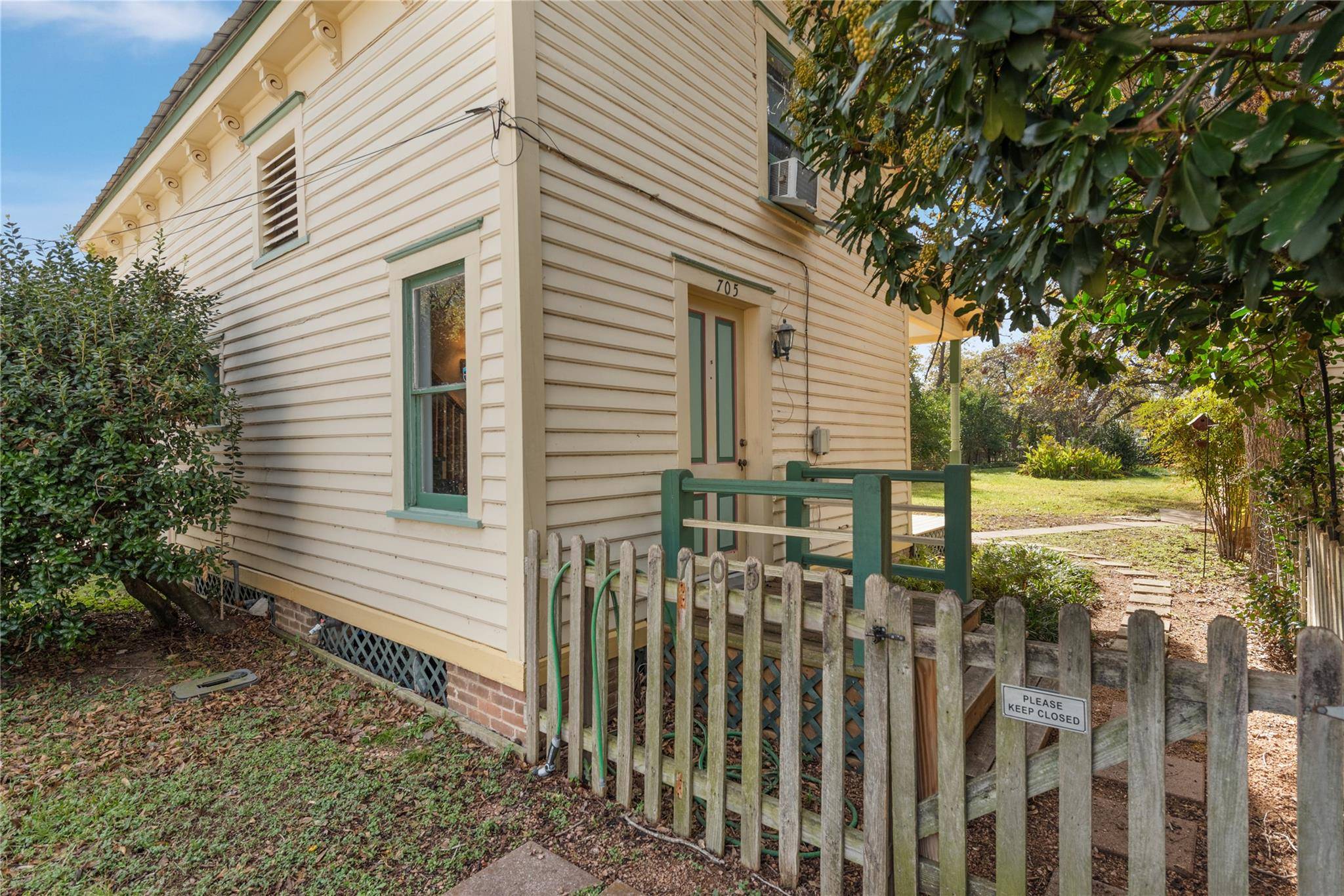 Bastrop, TX 78602,705 Buttonwood ST