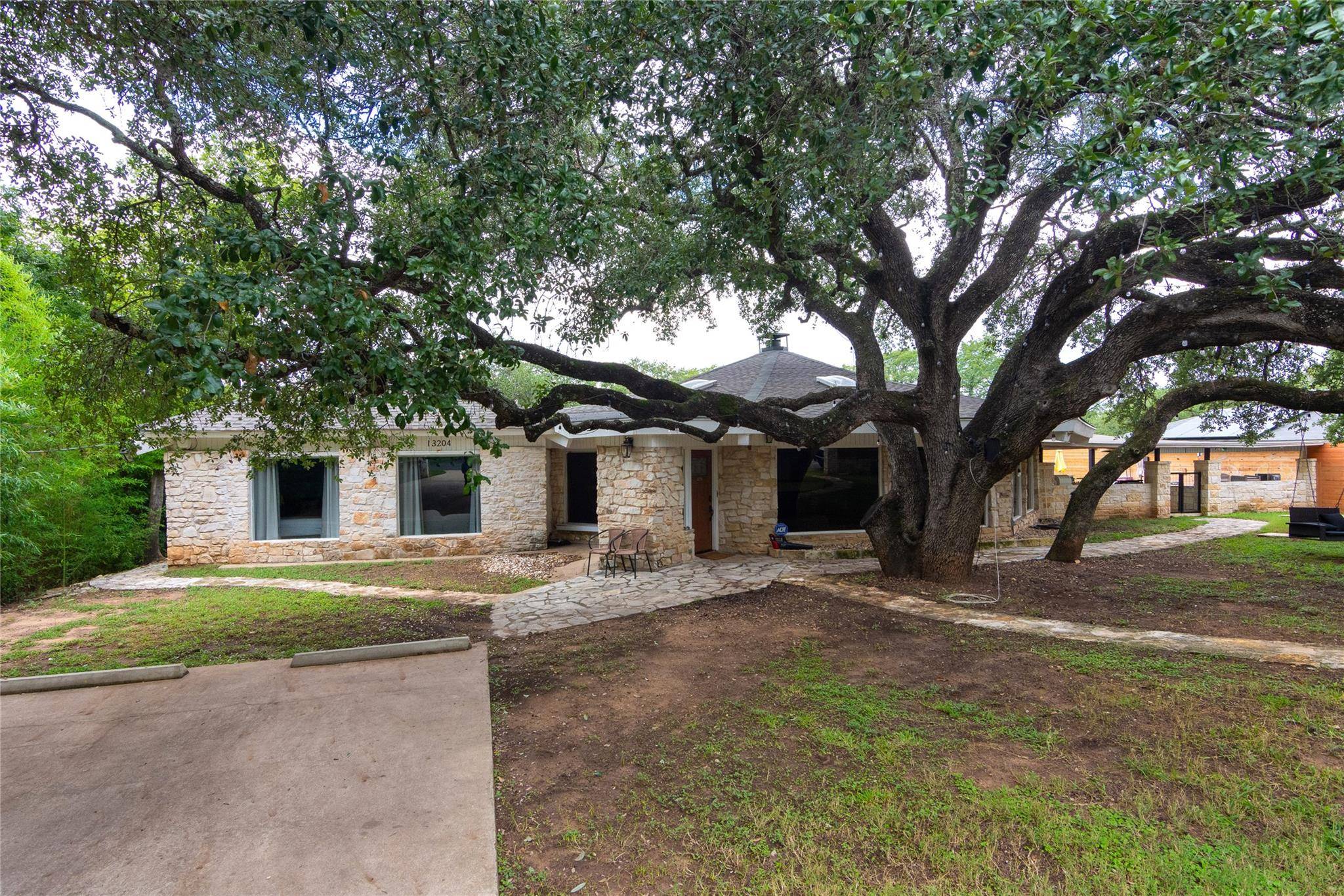 Manchaca, TX 78652,13204 Onion Creek DR