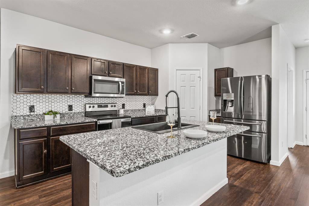 Jarrell, TX 76537,132 Ragnar DR