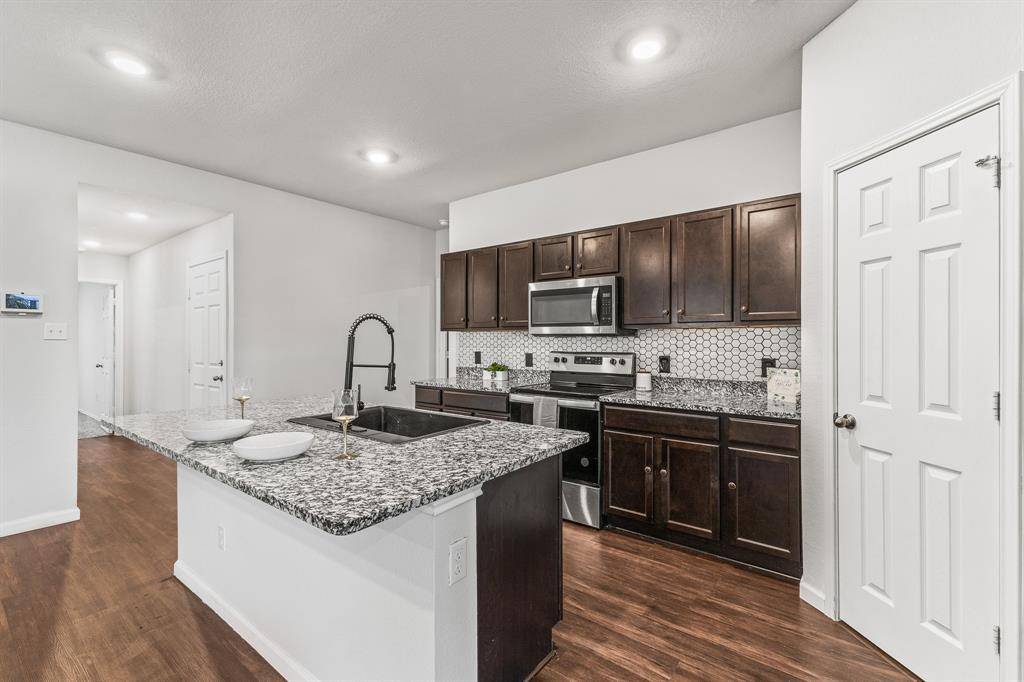 Jarrell, TX 76537,132 Ragnar DR