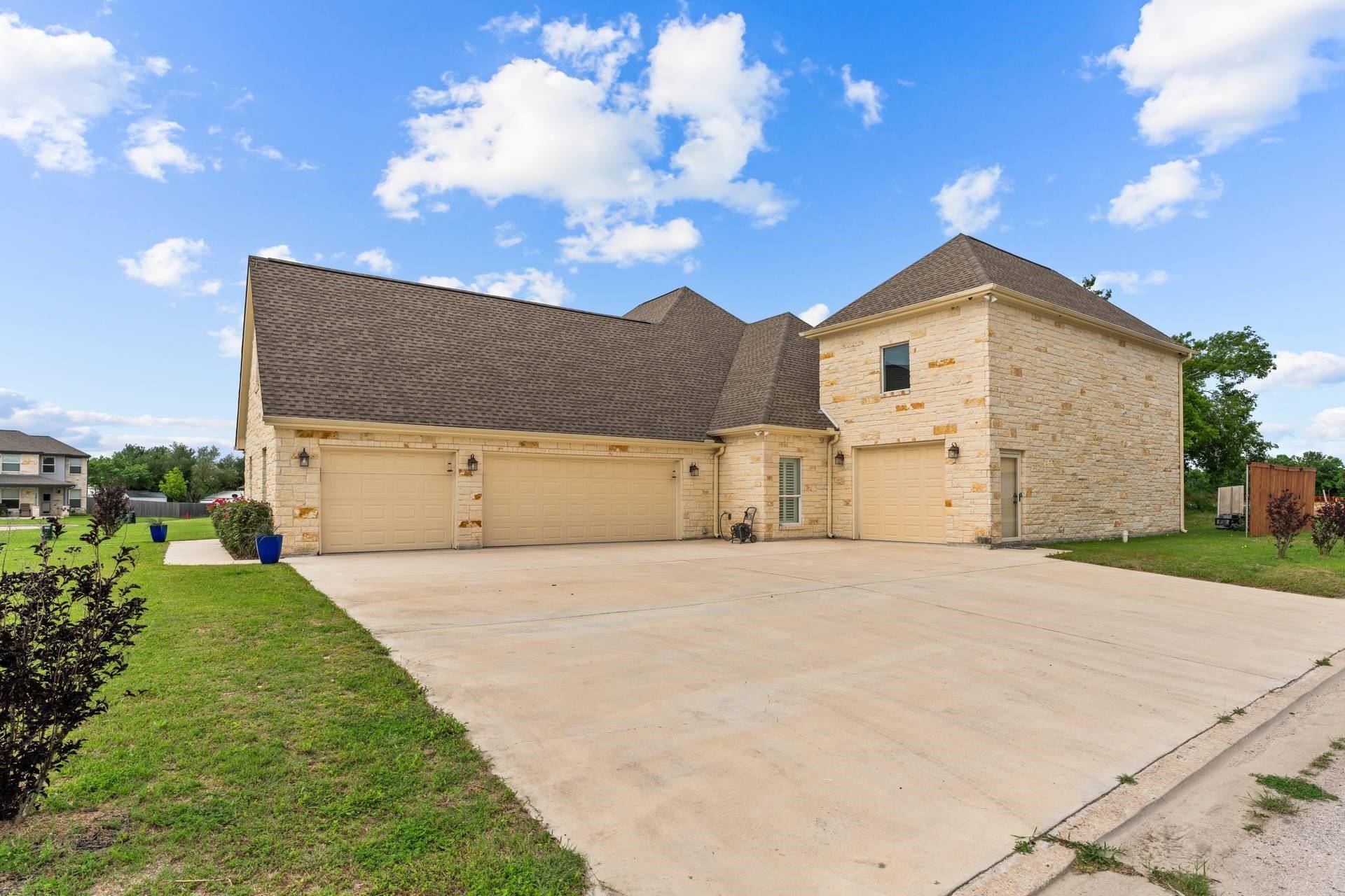 Thorndale, TX 76577,100 Kailynne CT