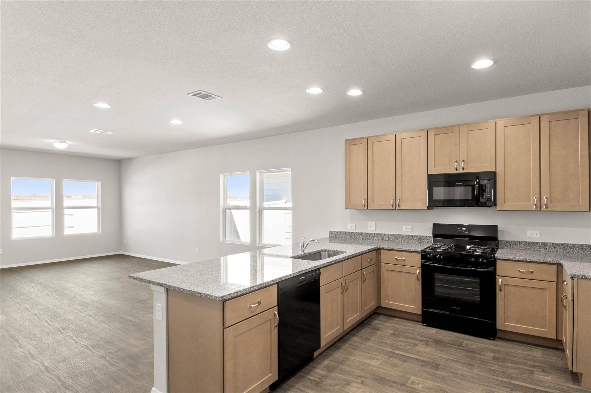 Elgin, TX 78621,204 Lavender LN