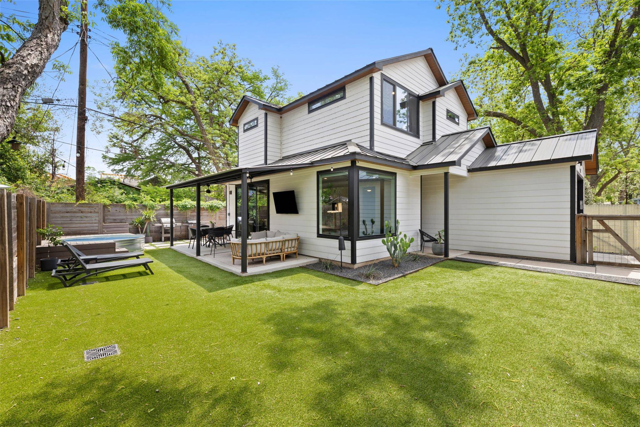 Austin, TX 78702,909 Mansell Ave #2