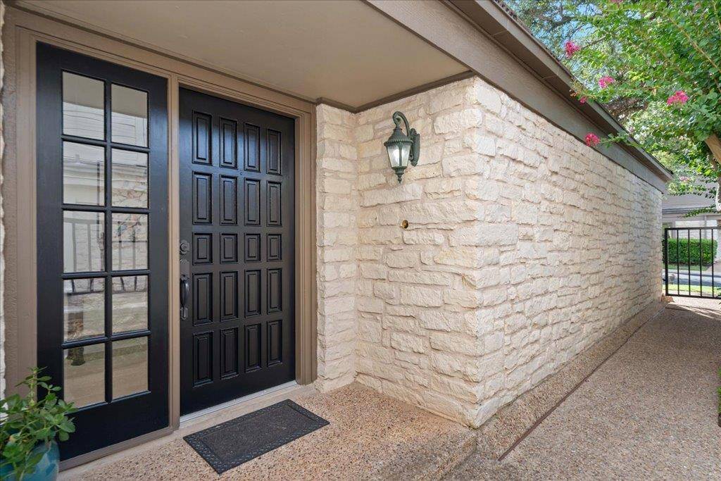 The Hills, TX 78738,110 West Eagle DR