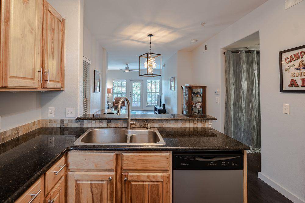 Austin, TX 78745,6810 Deatonhill DR #1102