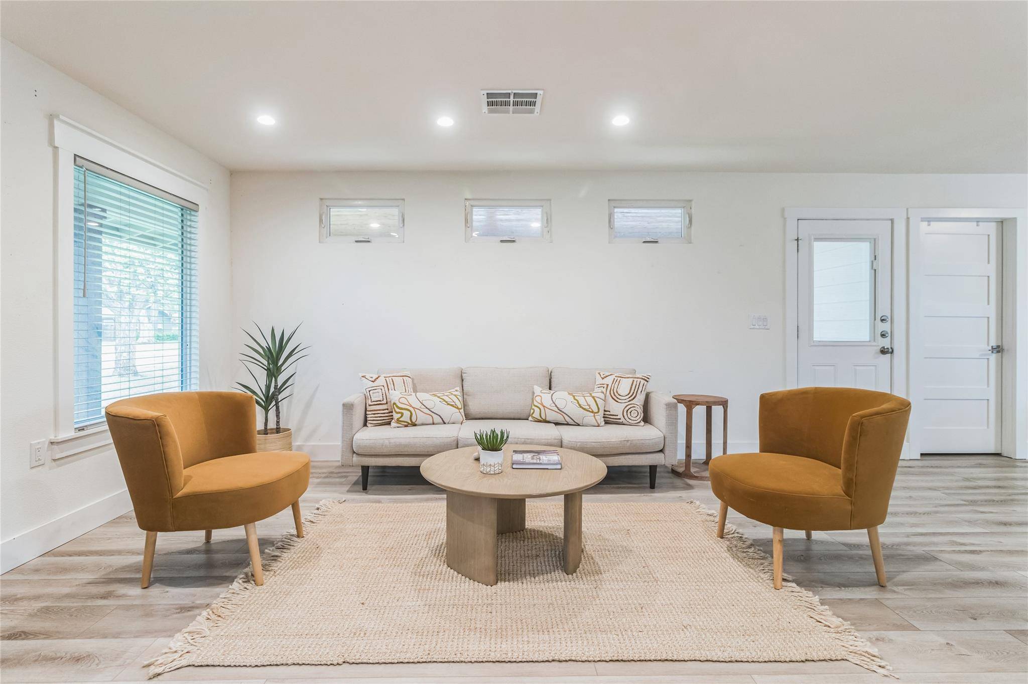 Austin, TX 78757,1502 Villanova DR