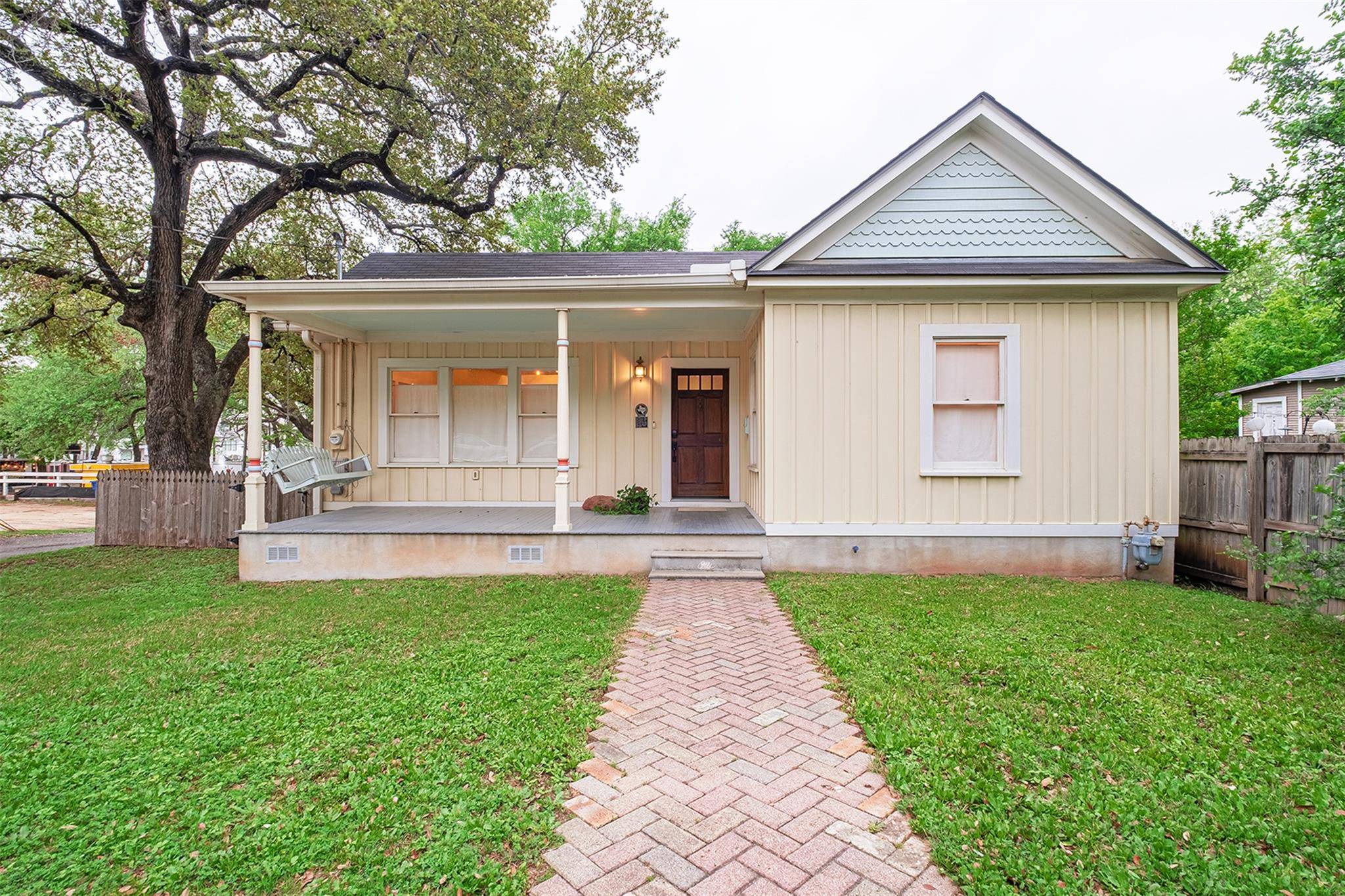 Austin, TX 78702,1208 Navasota ST