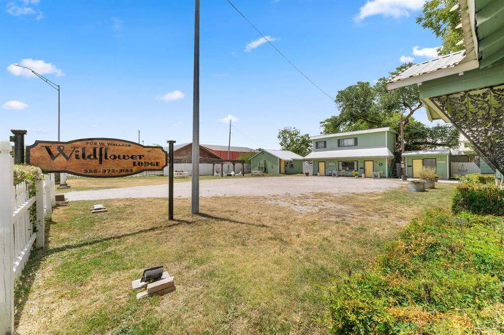 San Saba, TX 76877,702 W Wallace ST