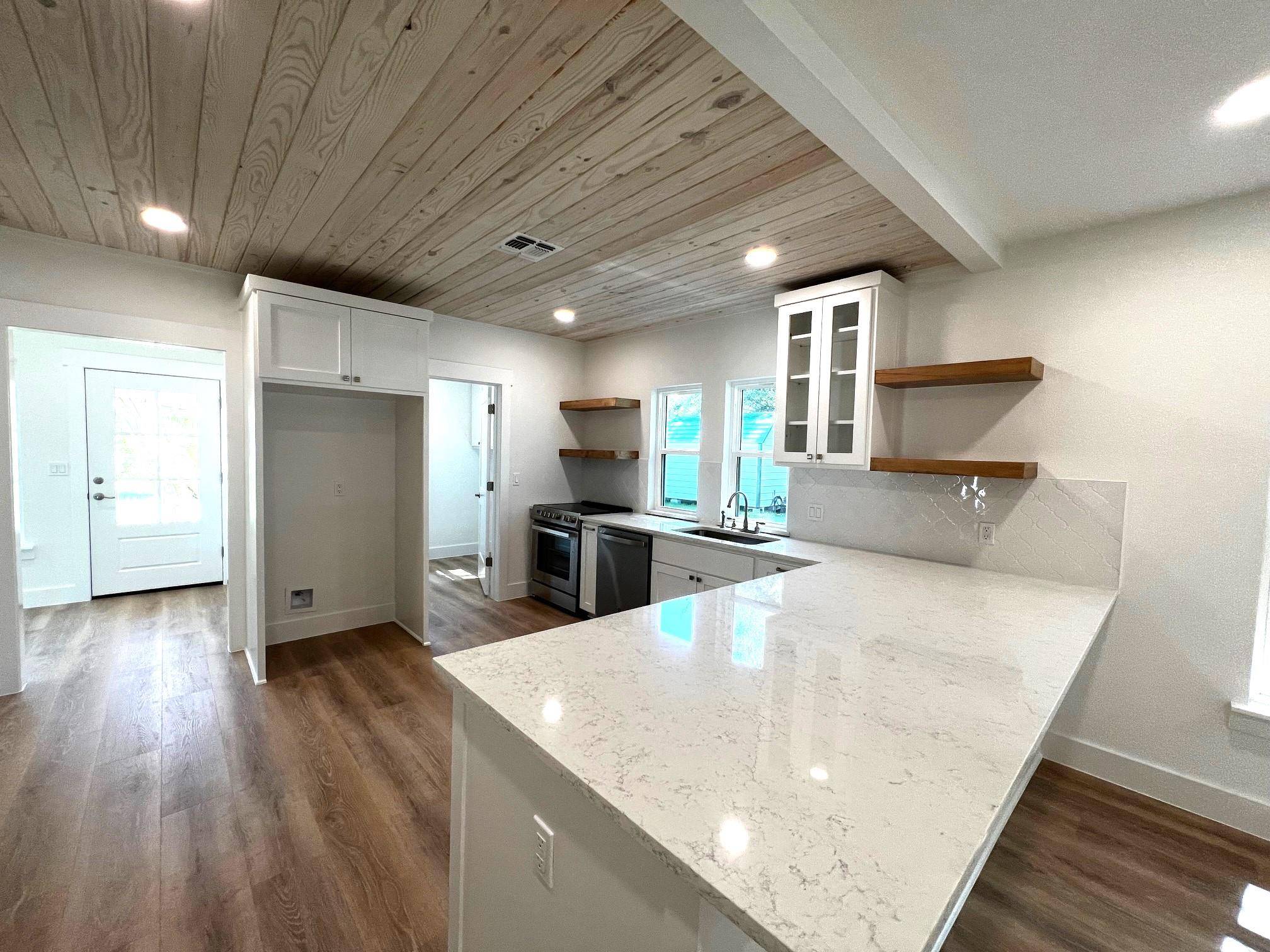 La Grange, TX 78945,1105 Carroll LN