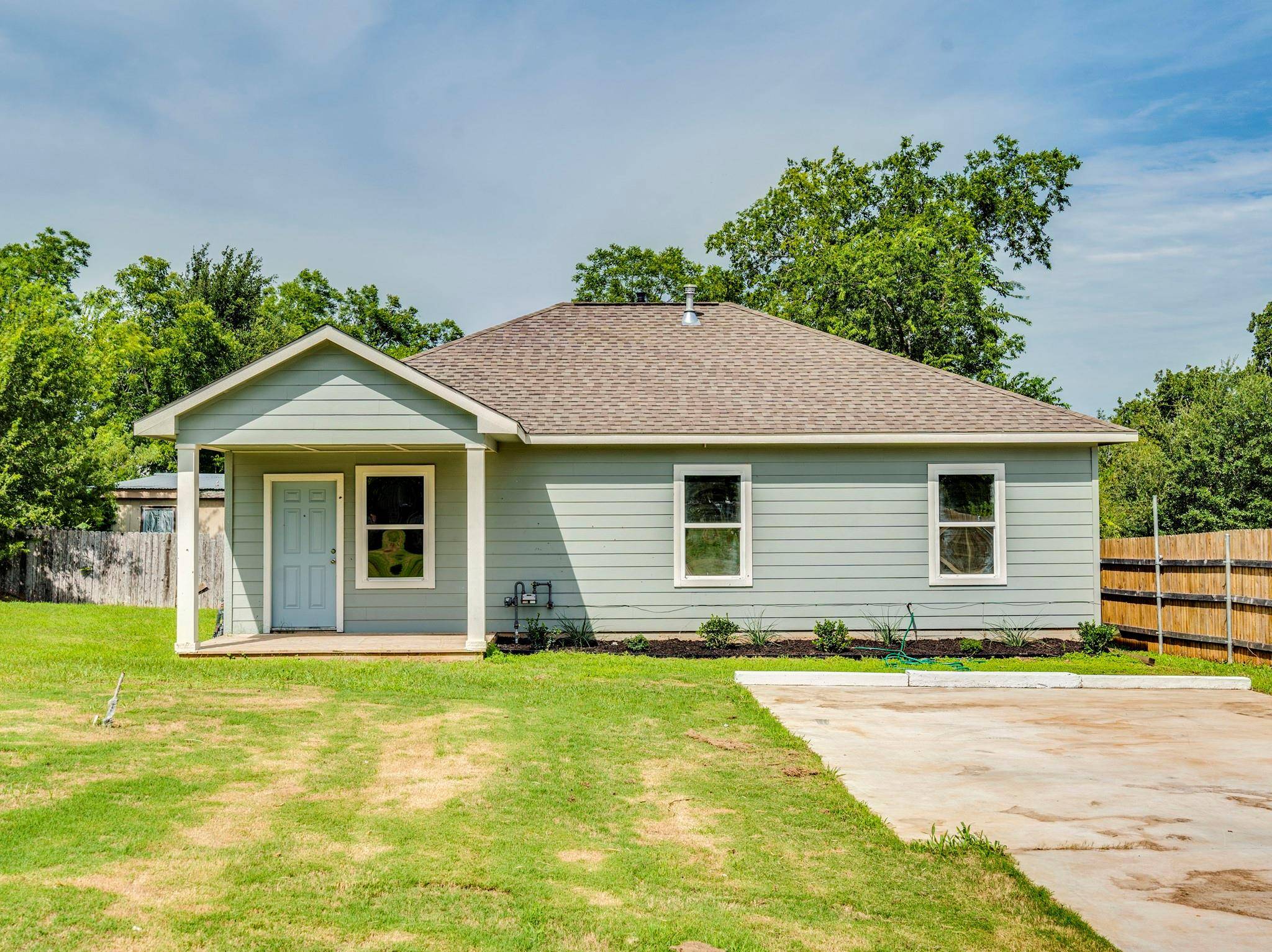 Elgin, TX 78621,411 S Avenue B