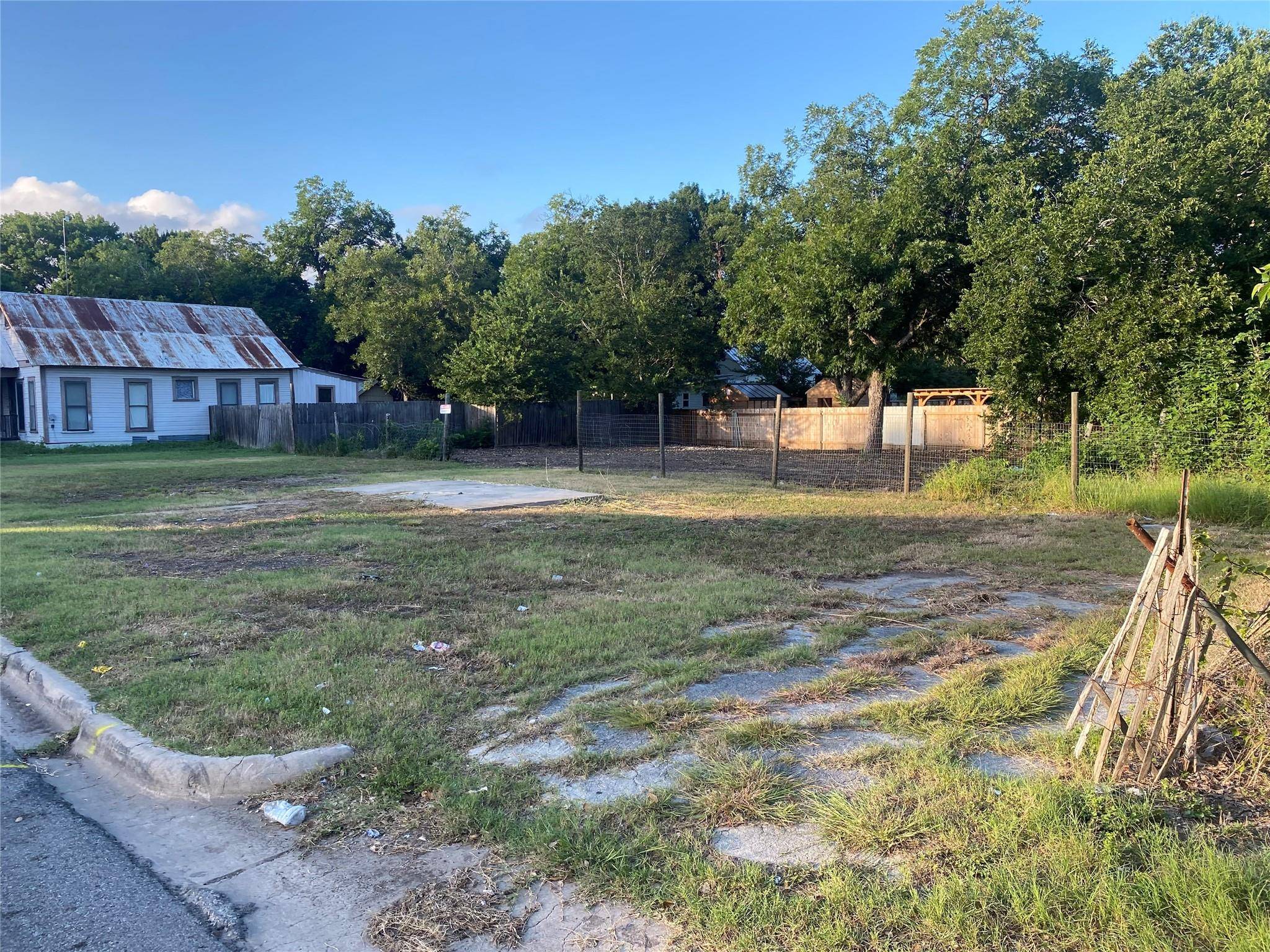 Lockhart, TX 78644,138 Elm ST