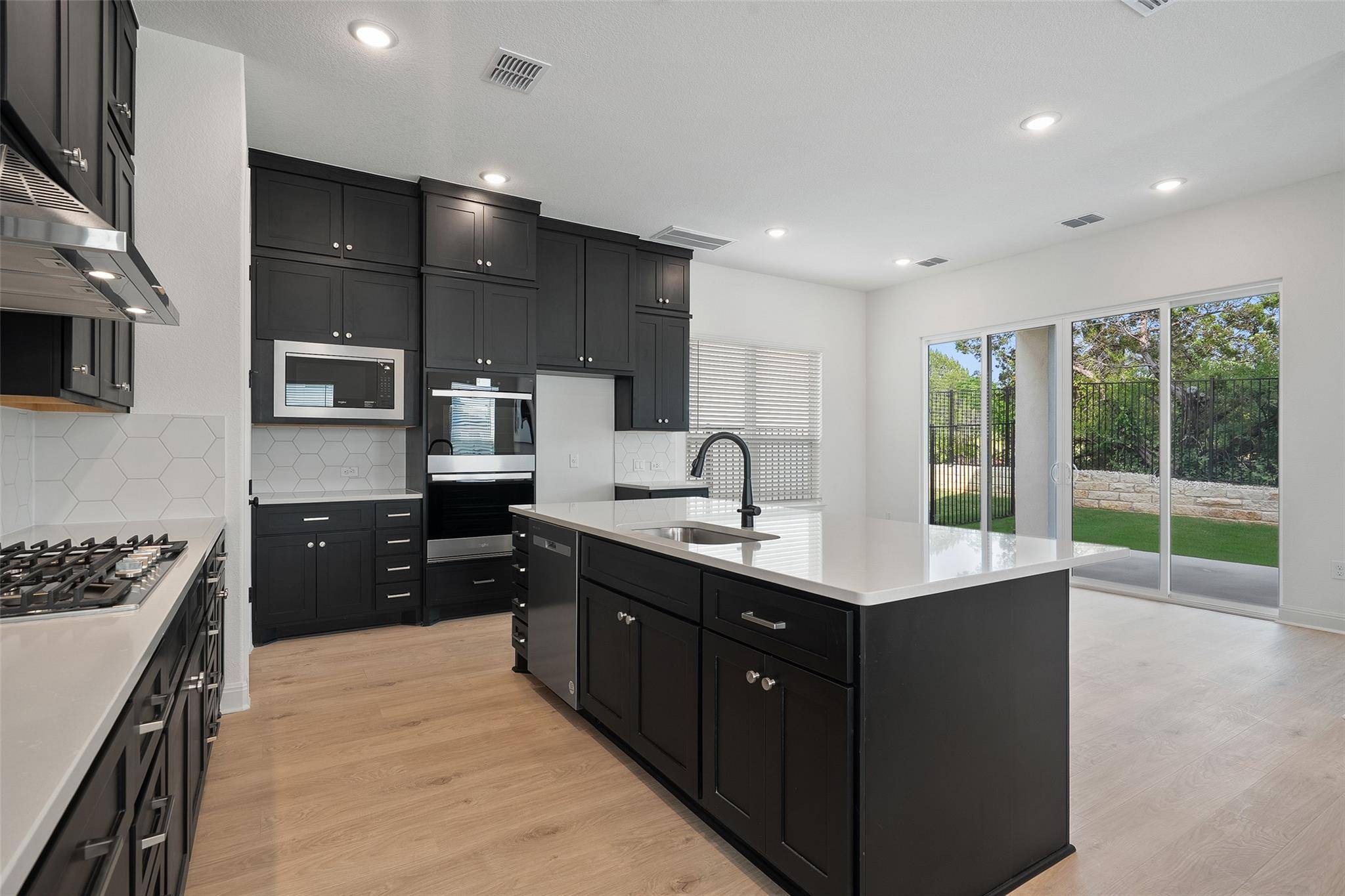 Austin, TX 78758,1912 Kit CIR