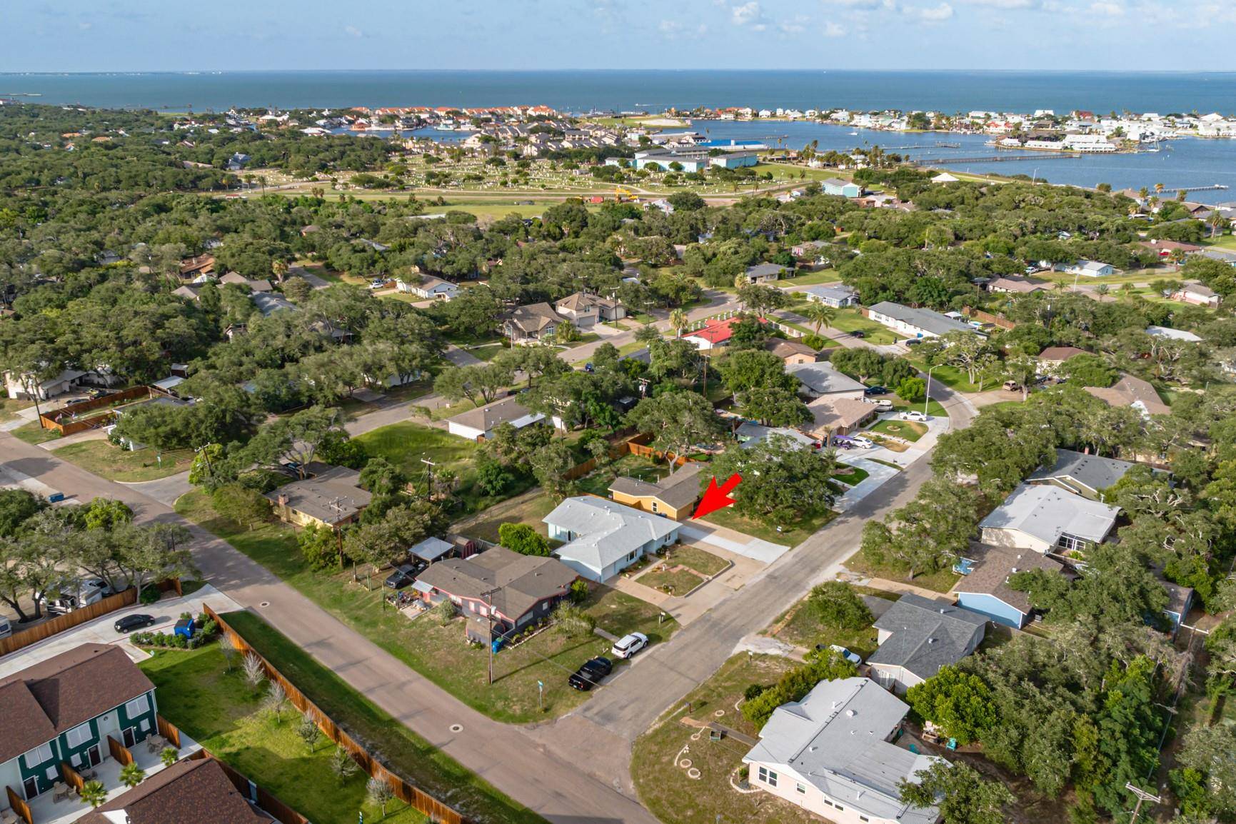 Rockport, TX 78382,1904 Cochran LN