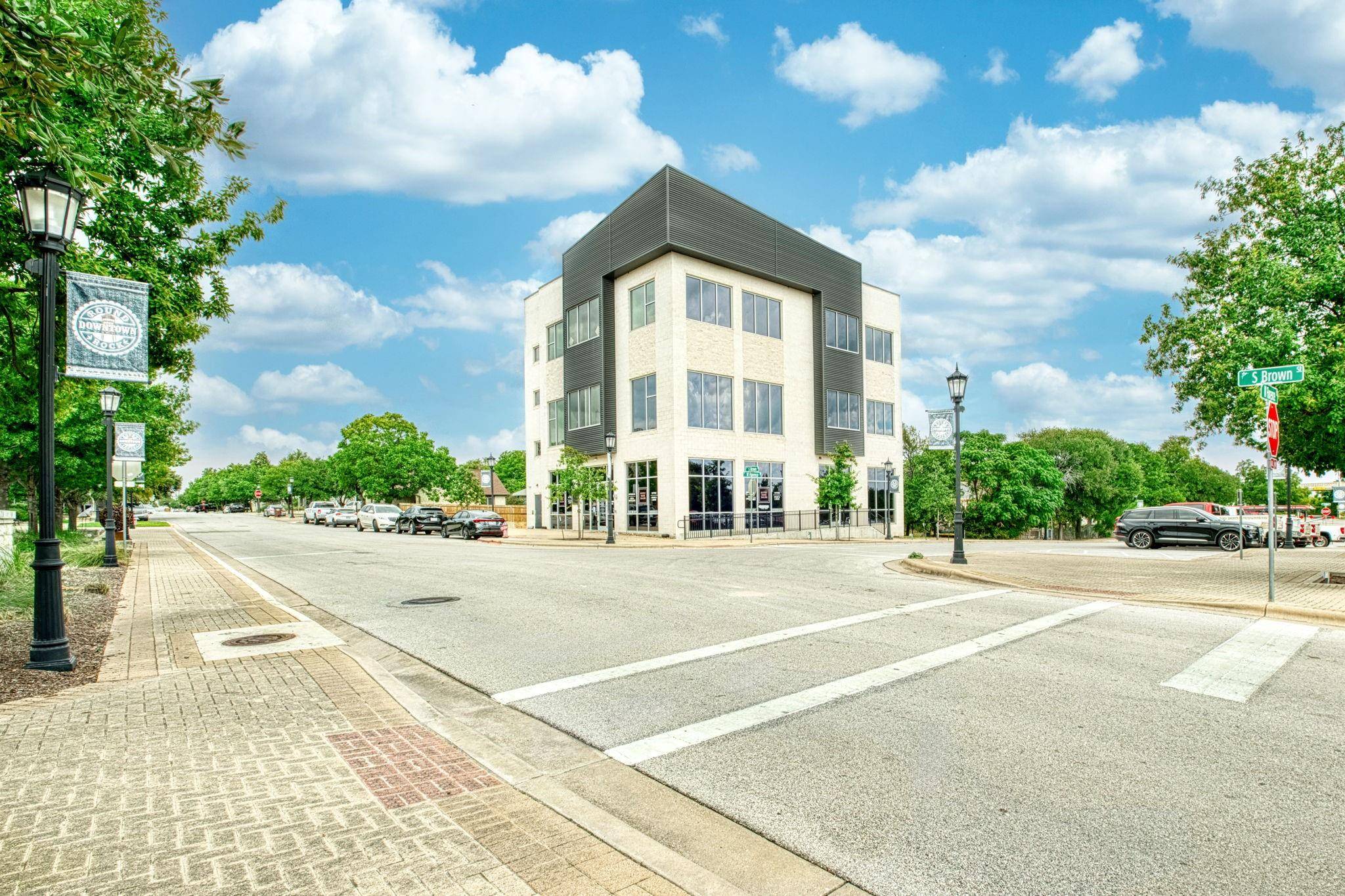 Round Rock, TX 78664,211 S Brown ST #200 & 300
