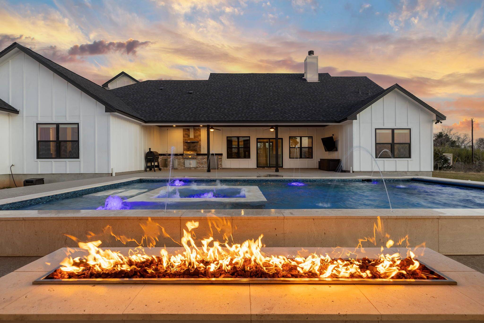 Mcdade, TX 78650,479 Brown RD