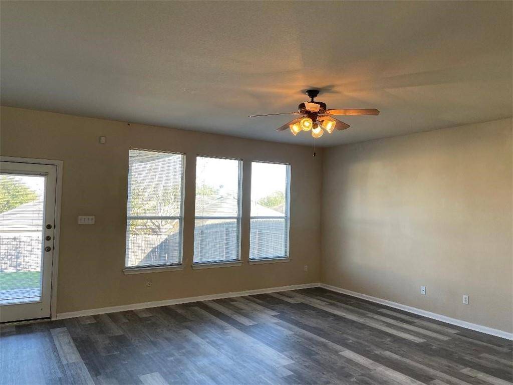 Austin, TX 78744,9215 Pioneer Forest DR