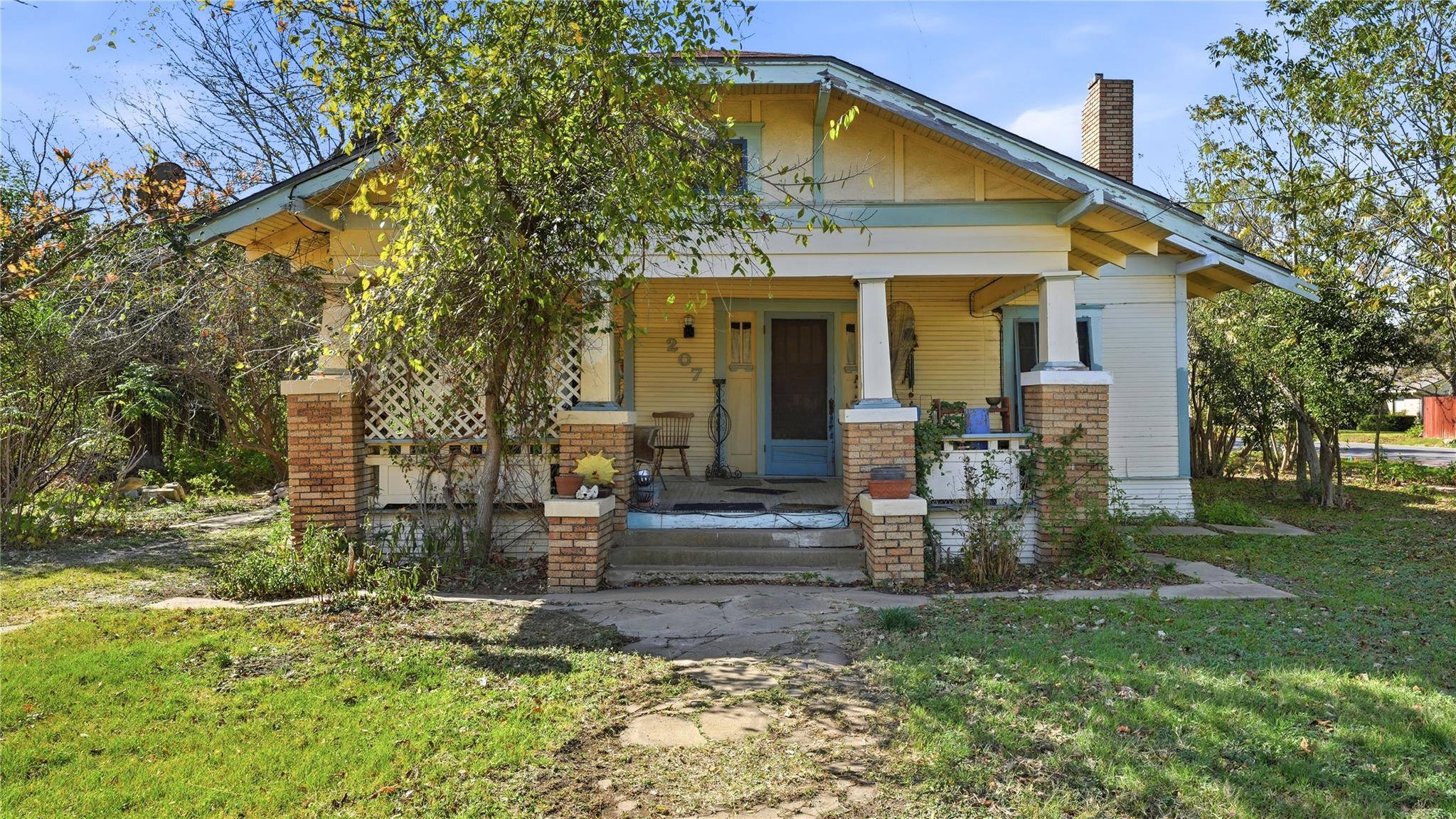 Hutto, TX 78634,207 Main ST